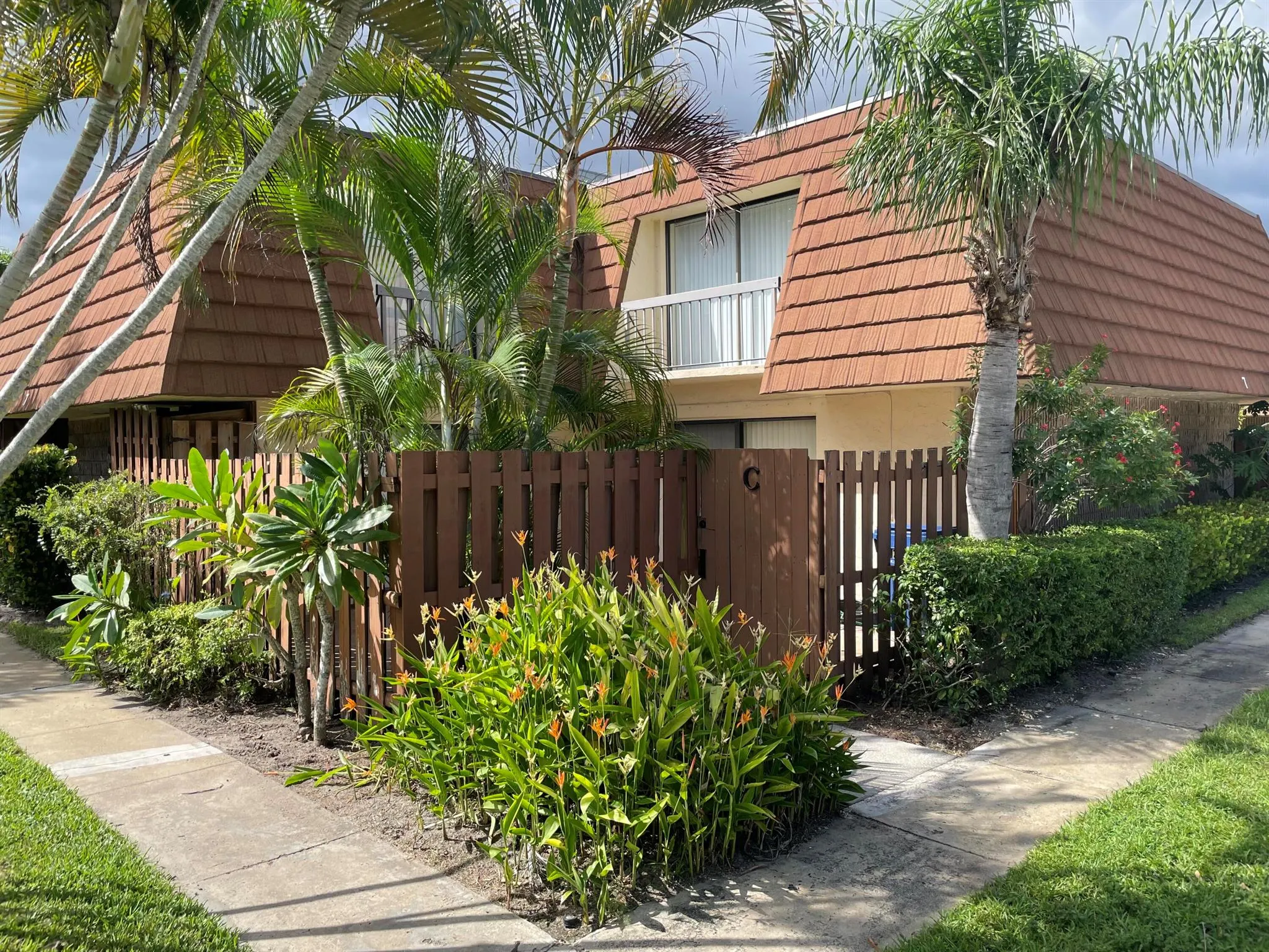 825 Center Street, #7c