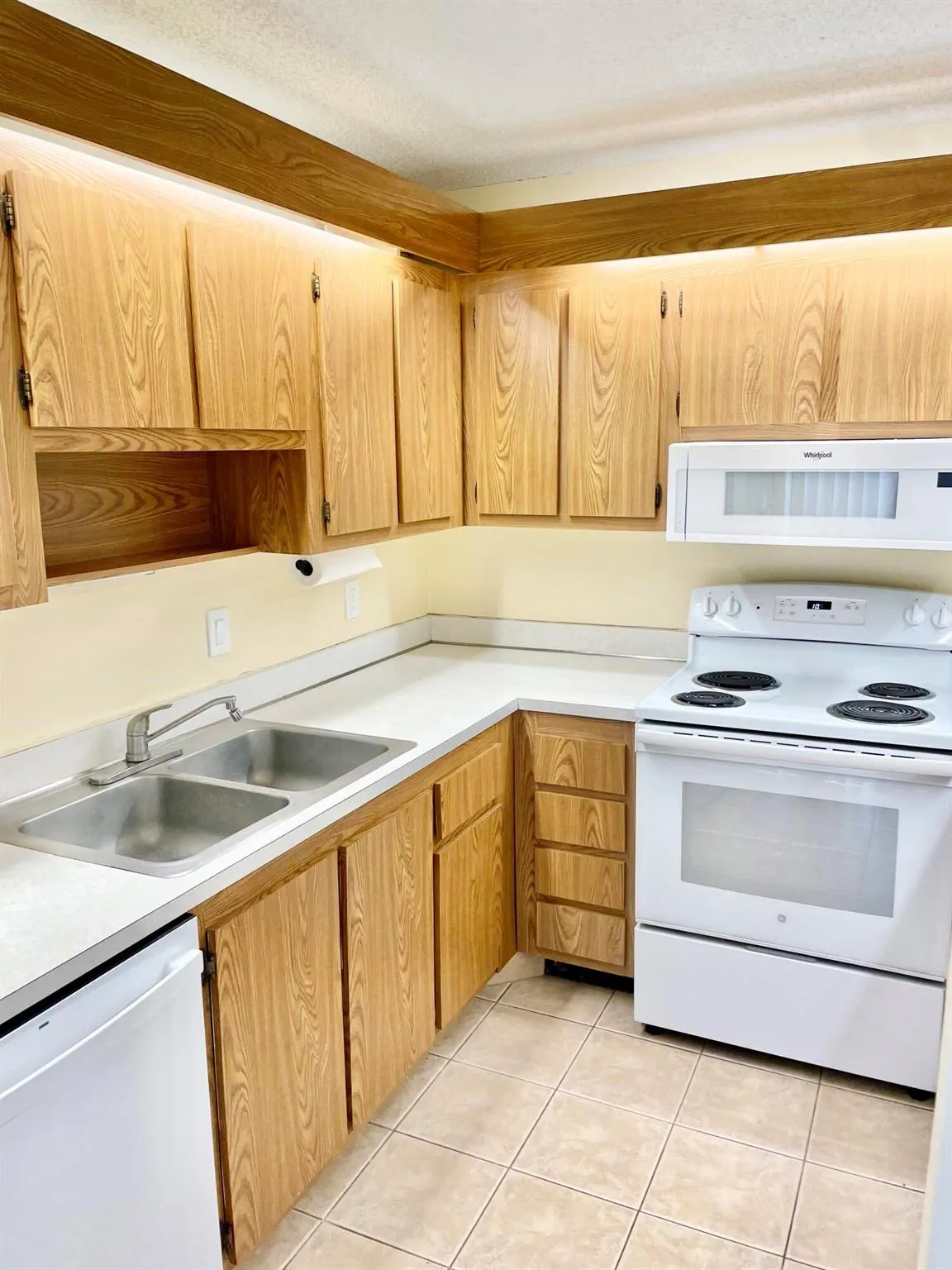 825 Center Street, #7c