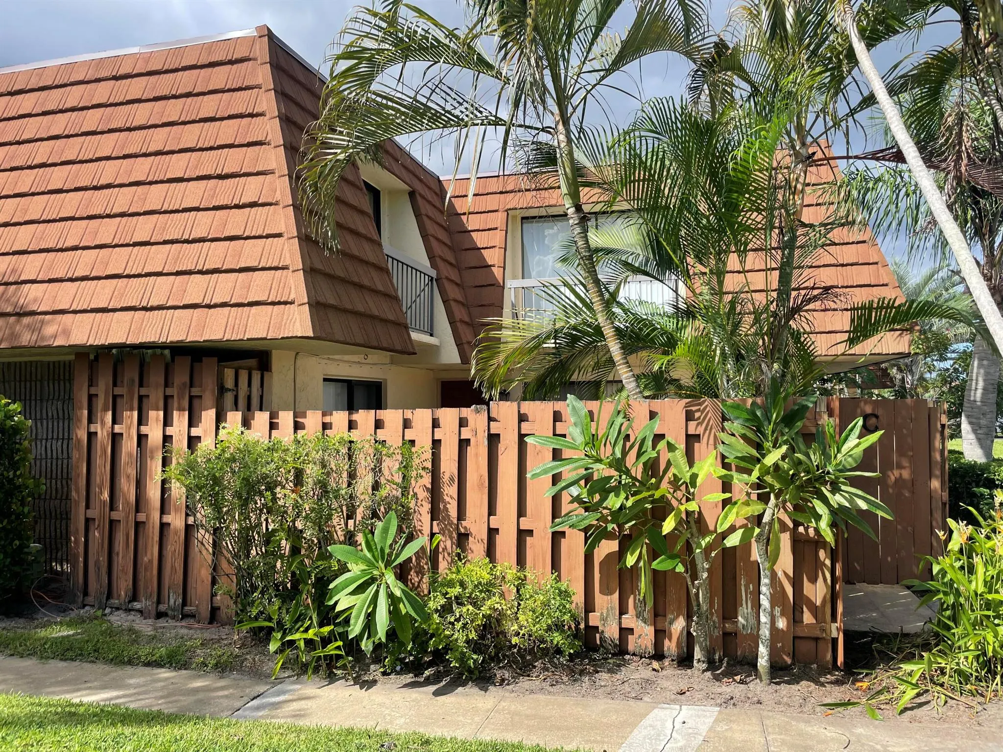 825 Center Street, #7c