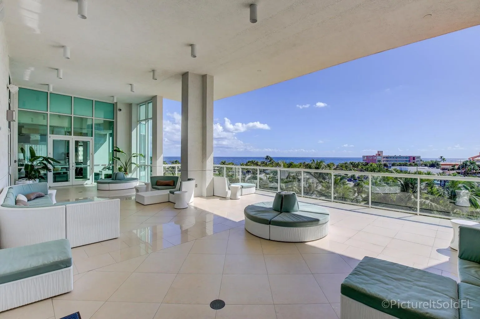 1 N Ocean Boulevard, #702