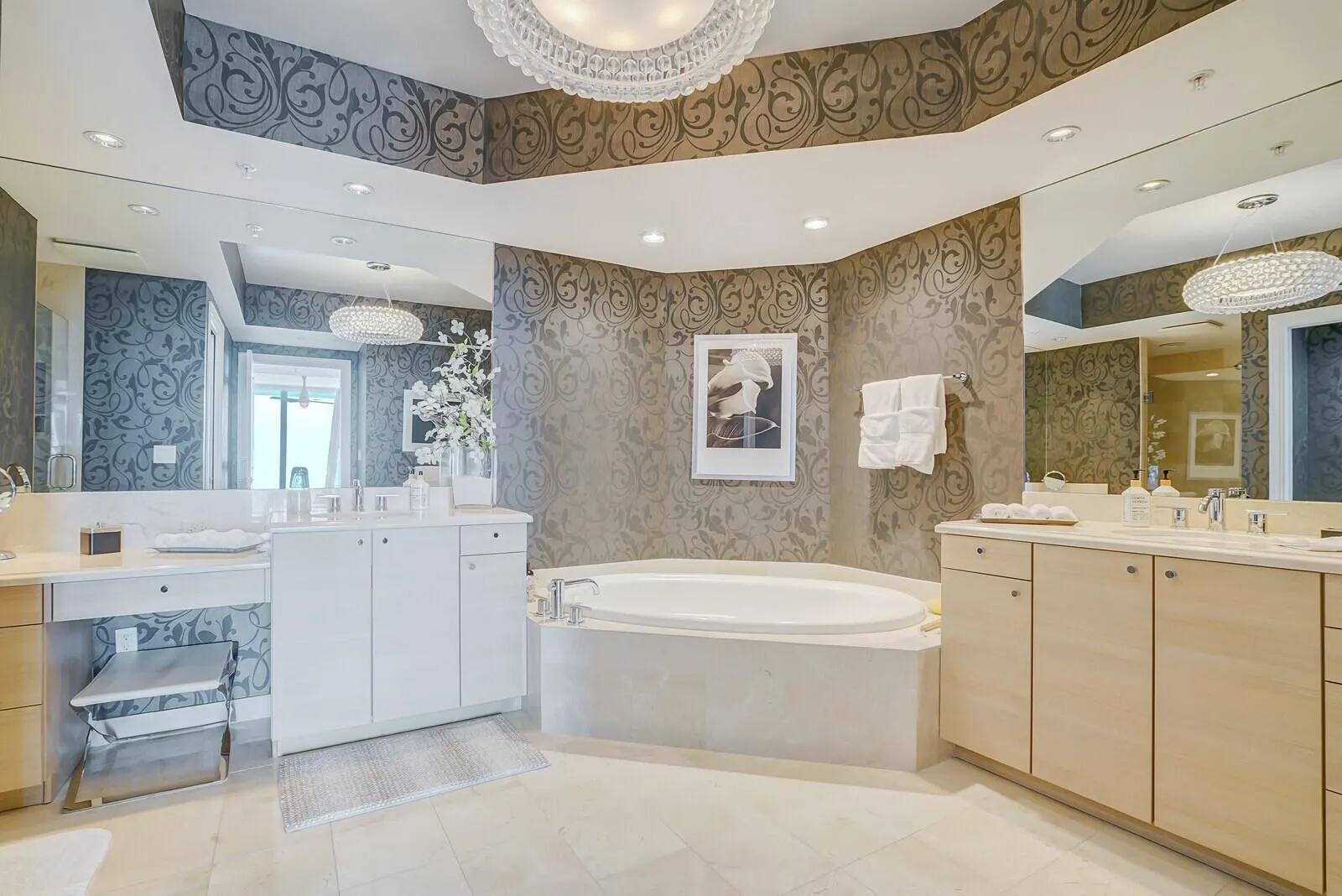 1 N Ocean Boulevard, #702
