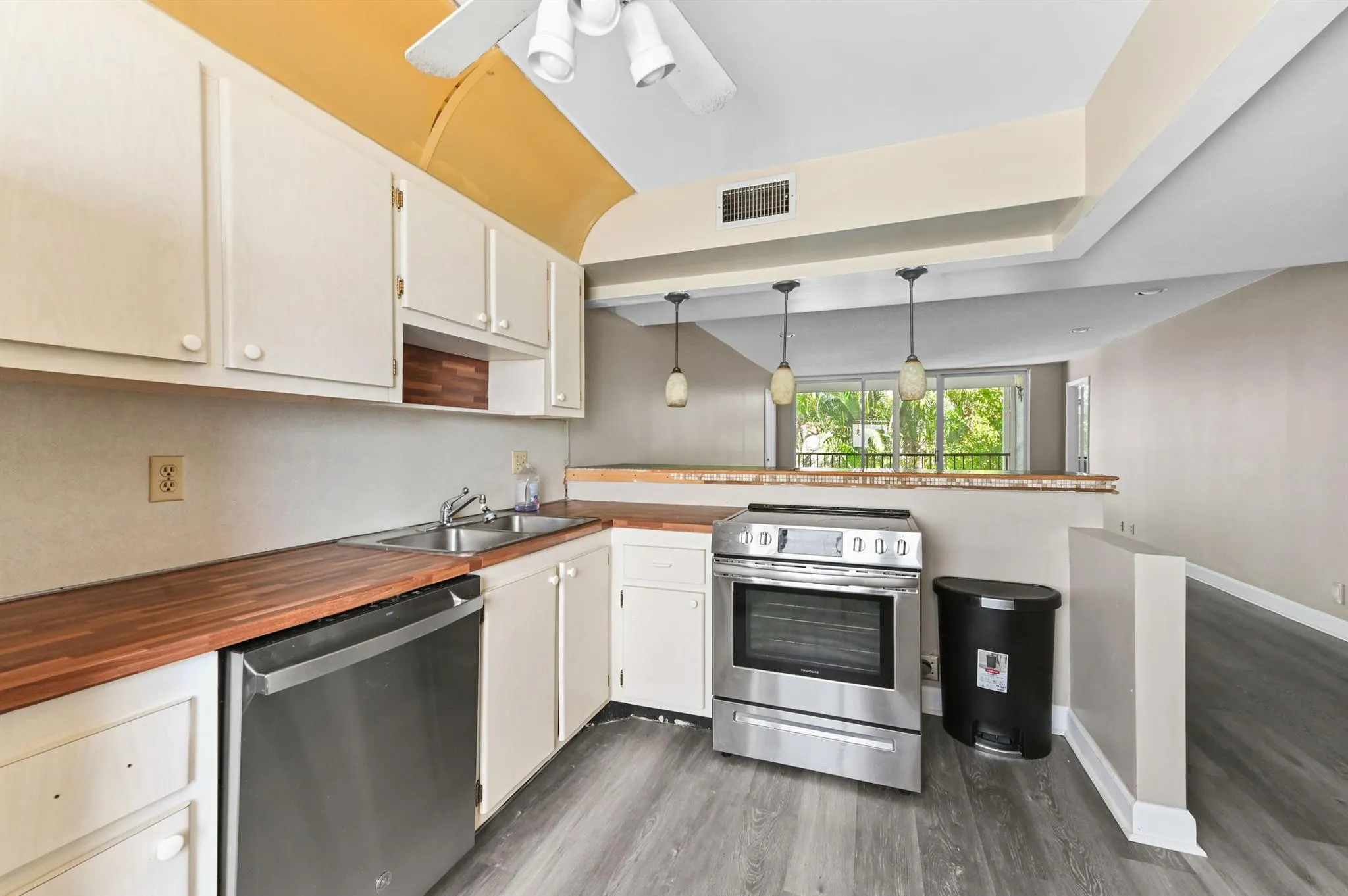 4080 Tivoli Court, #202
