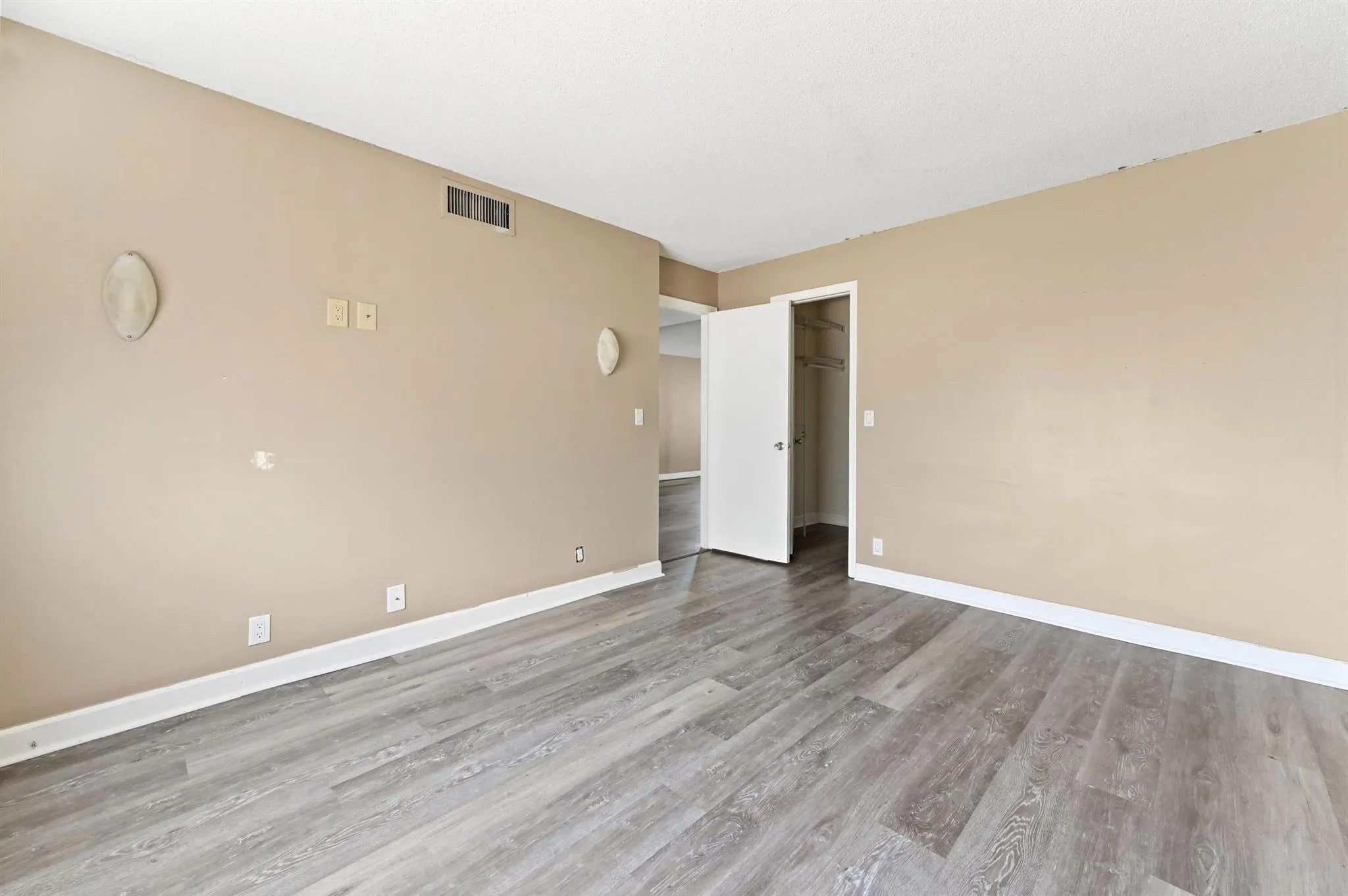 4080 Tivoli Court, #202