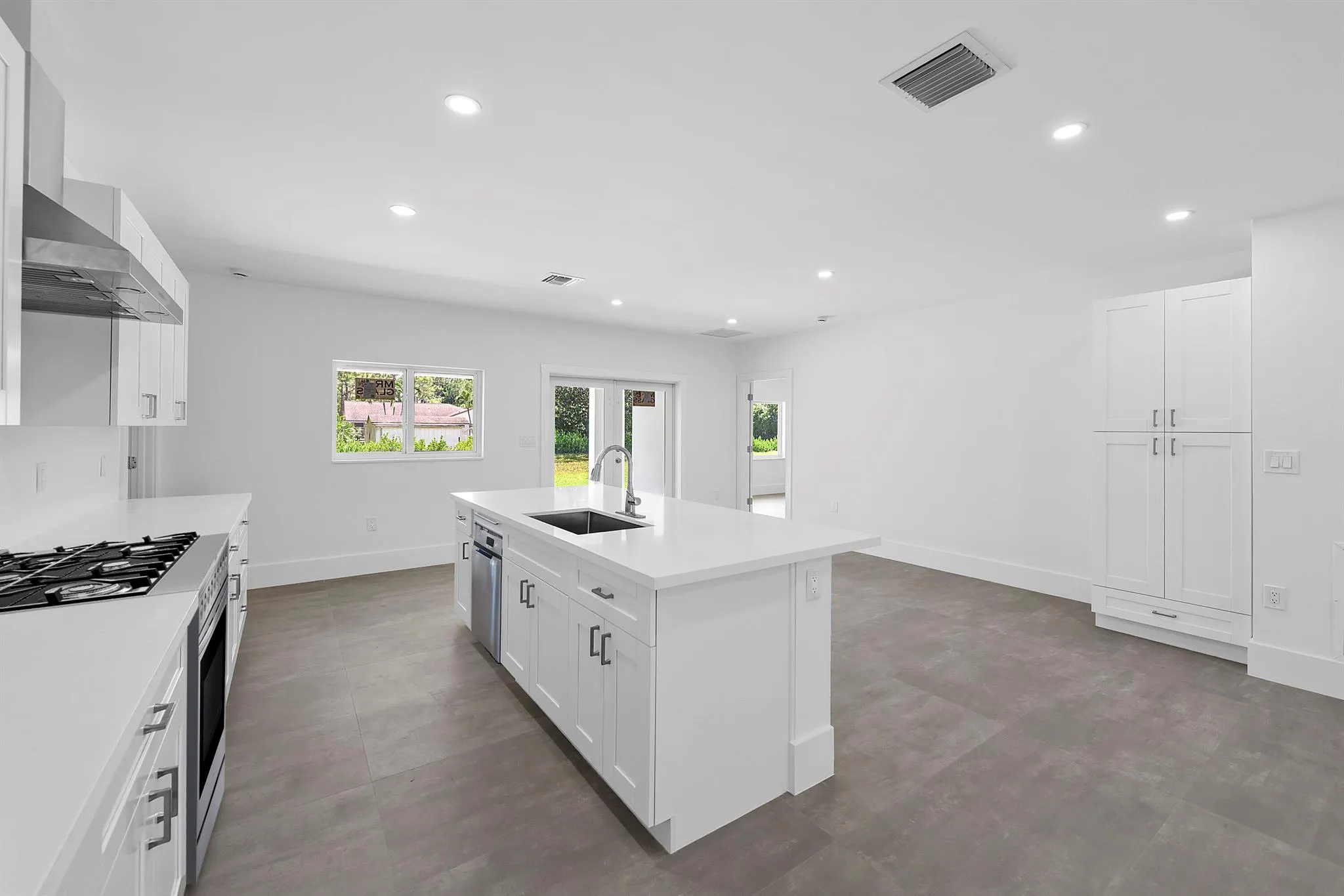 13350 61st Lane N