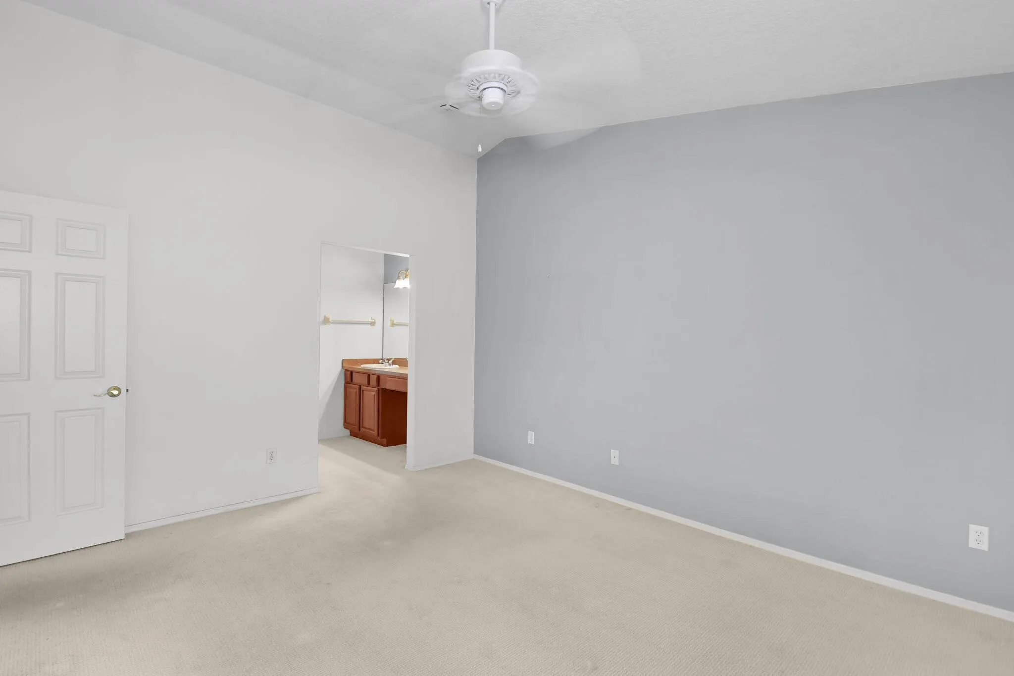 503 NE Solida Circle