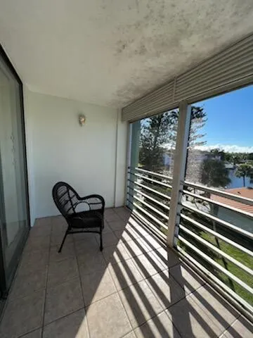 2731 Taft Street, #408