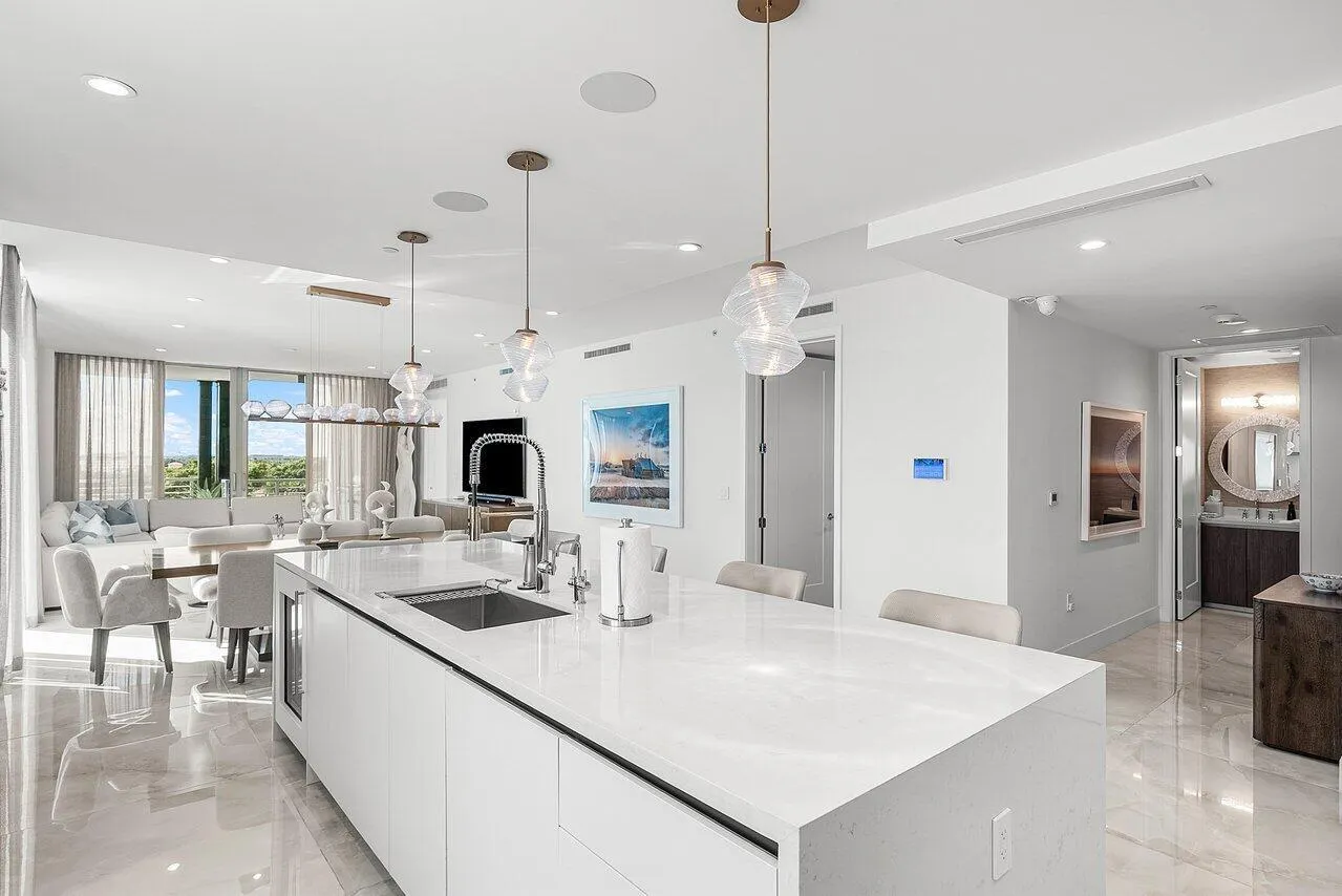 475 E Royal Palm Road, #805