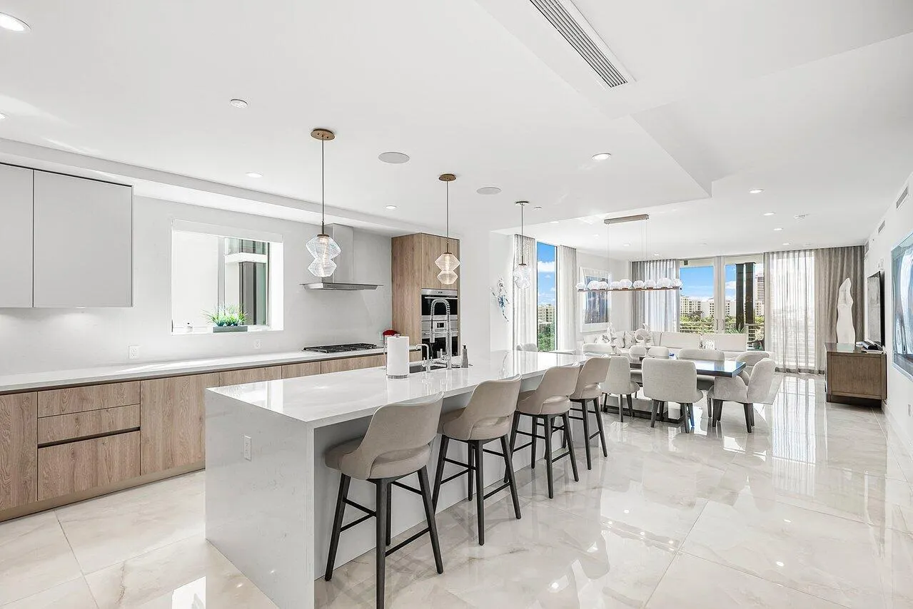 475 E Royal Palm Road, #805