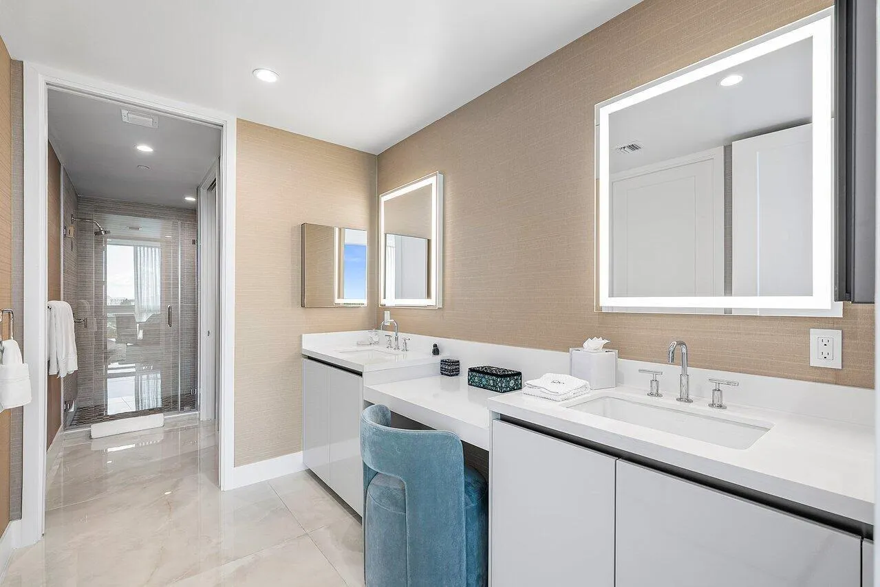 475 E Royal Palm Road, #805