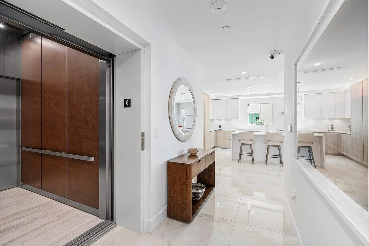 475 E Royal Palm Road, #805