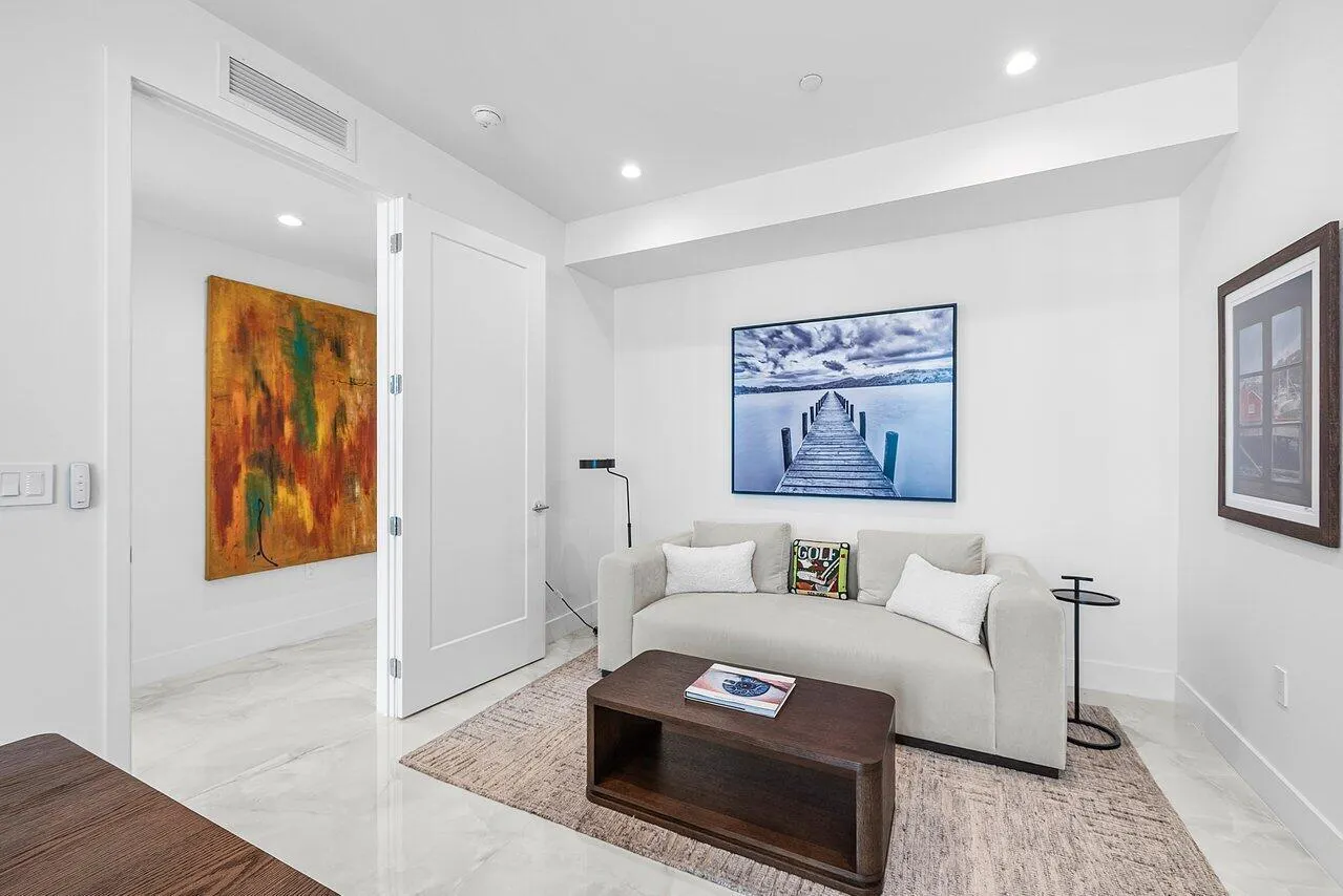 475 E Royal Palm Road, #805