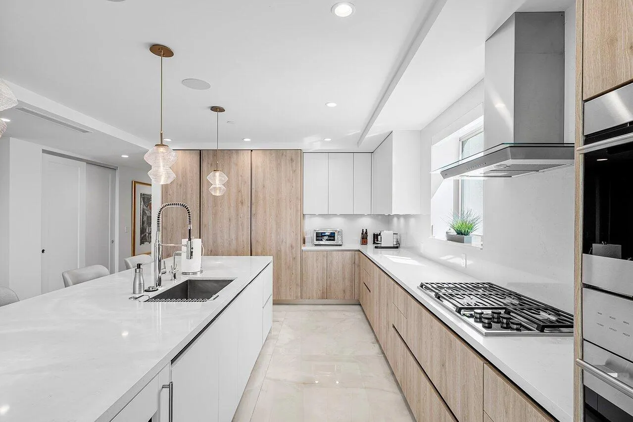 475 E Royal Palm Road, #805