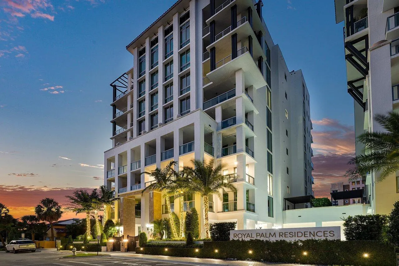 475 E Royal Palm Road, #805