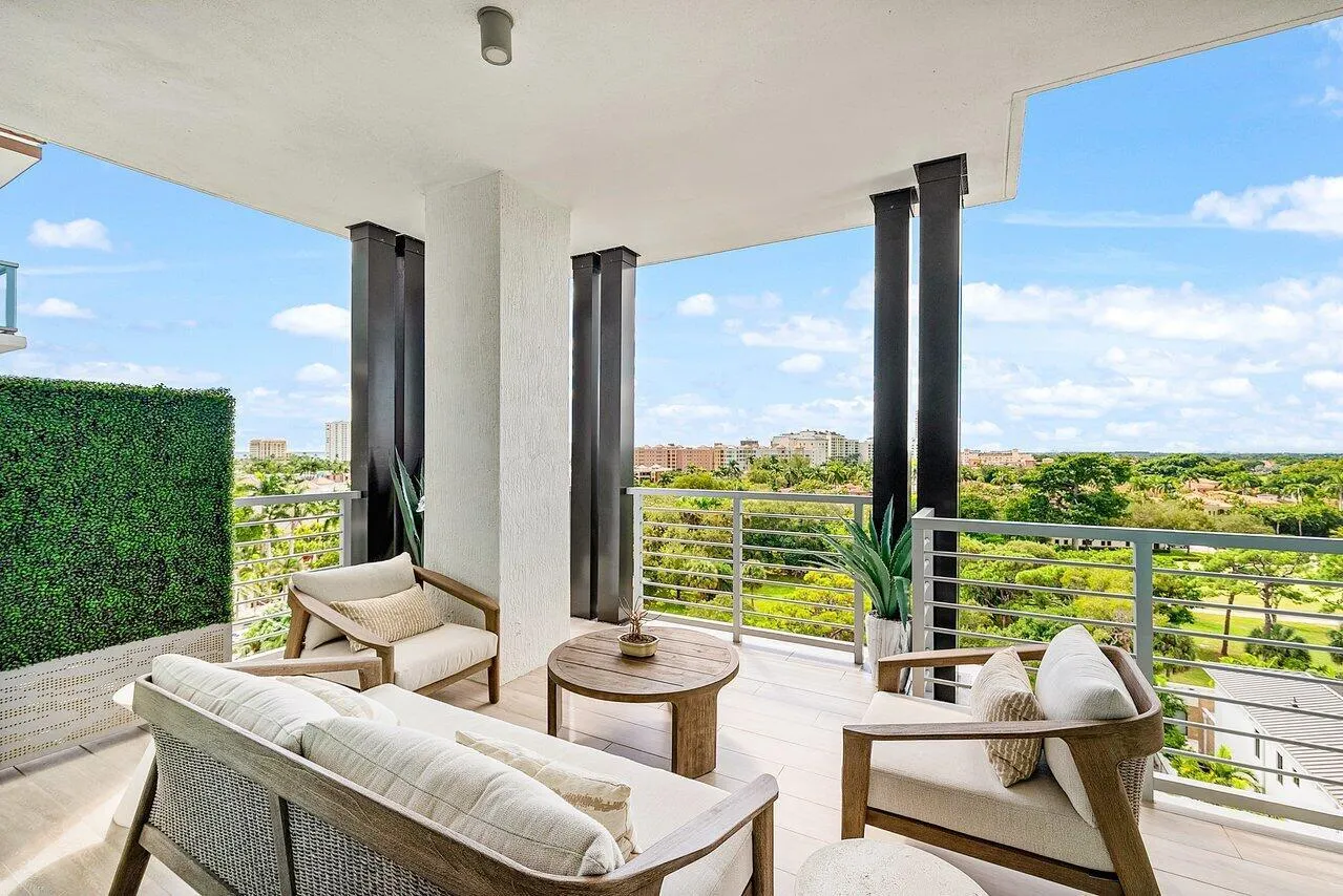 475 E Royal Palm Road, #805