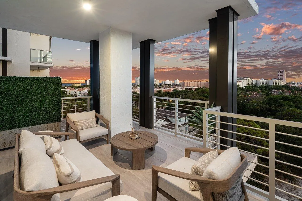 475 E Royal Palm Road, #805
