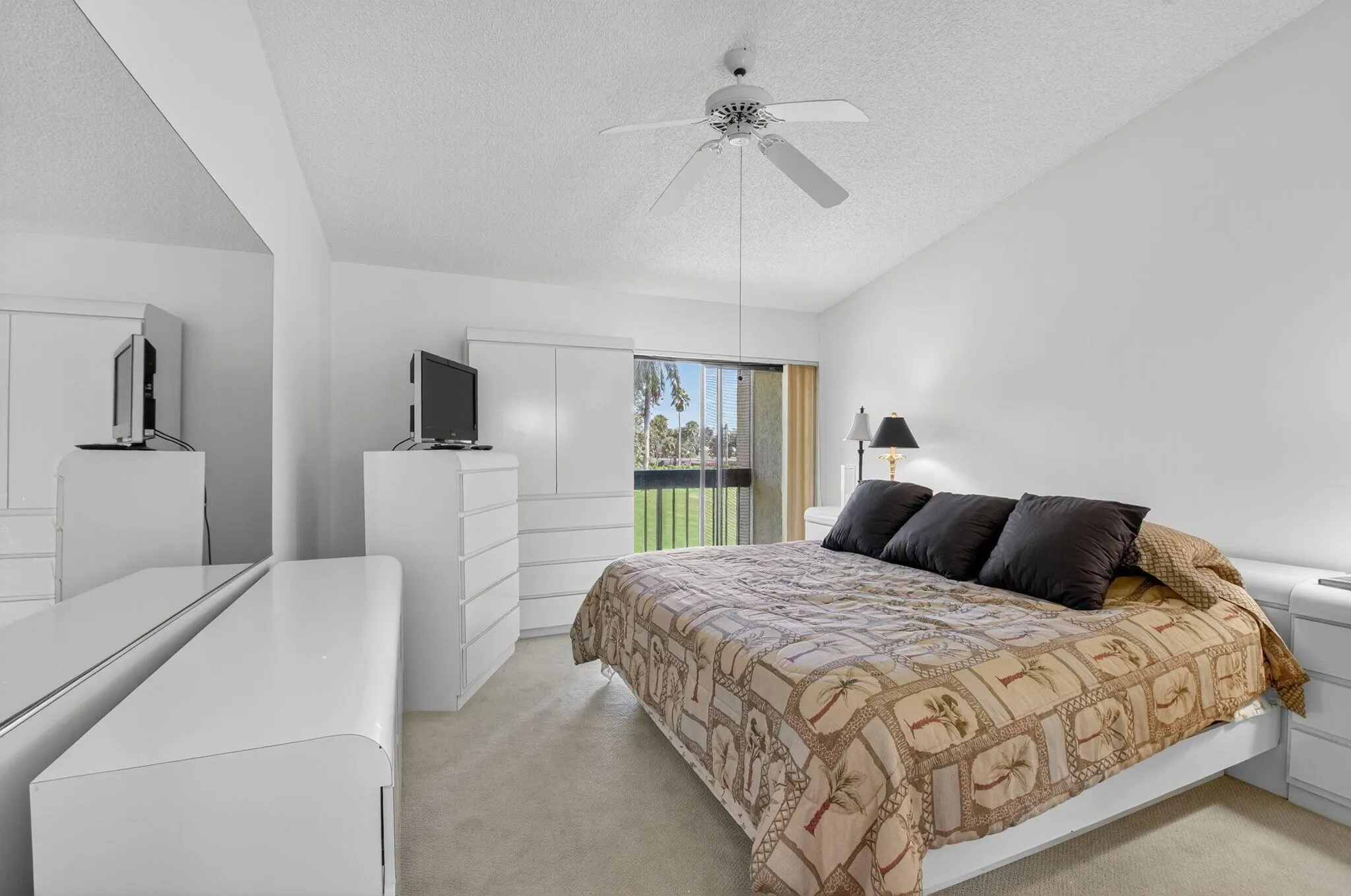 5055 Oak Hill Lane, #222