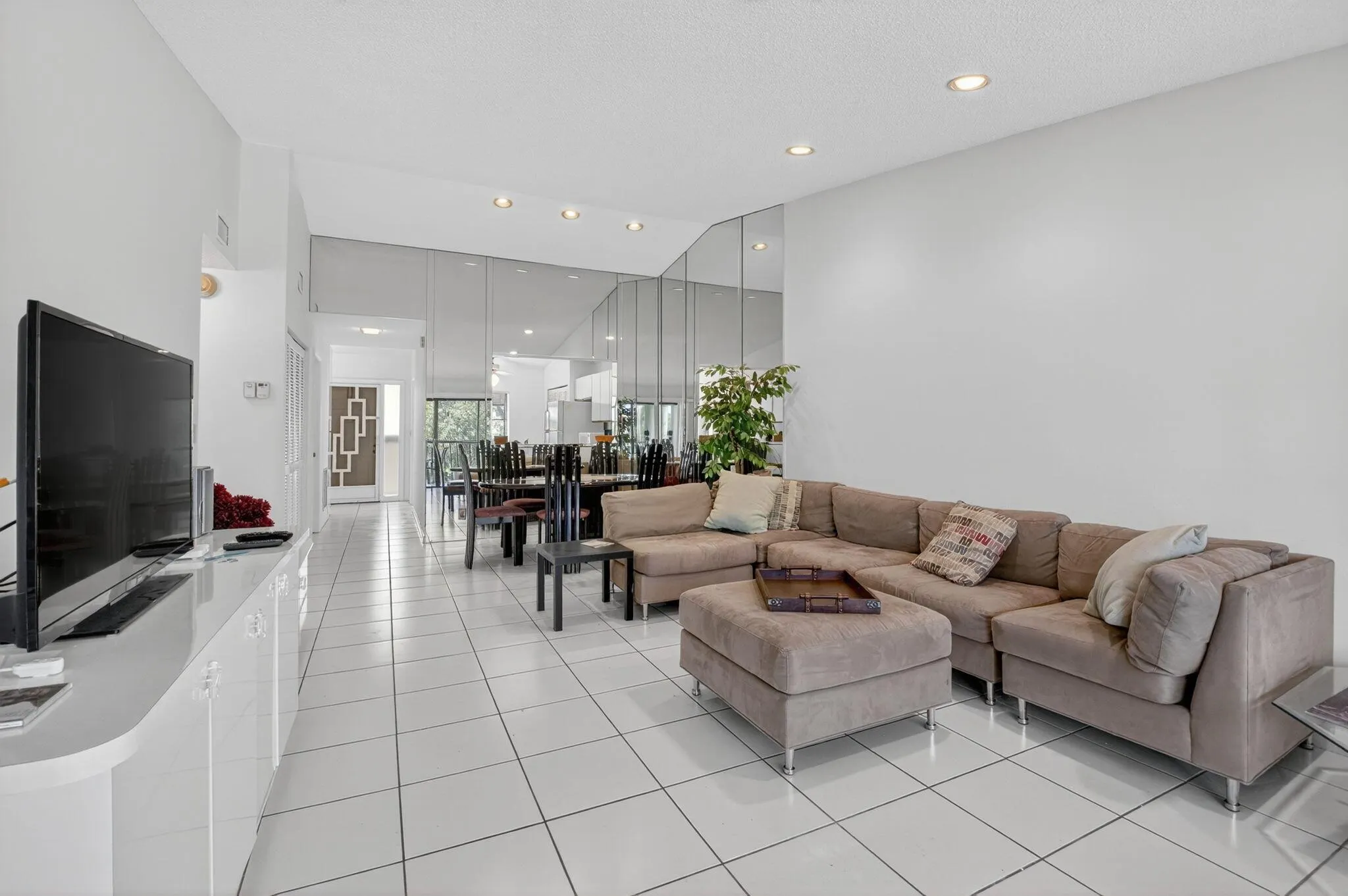 5055 Oak Hill Lane, #222