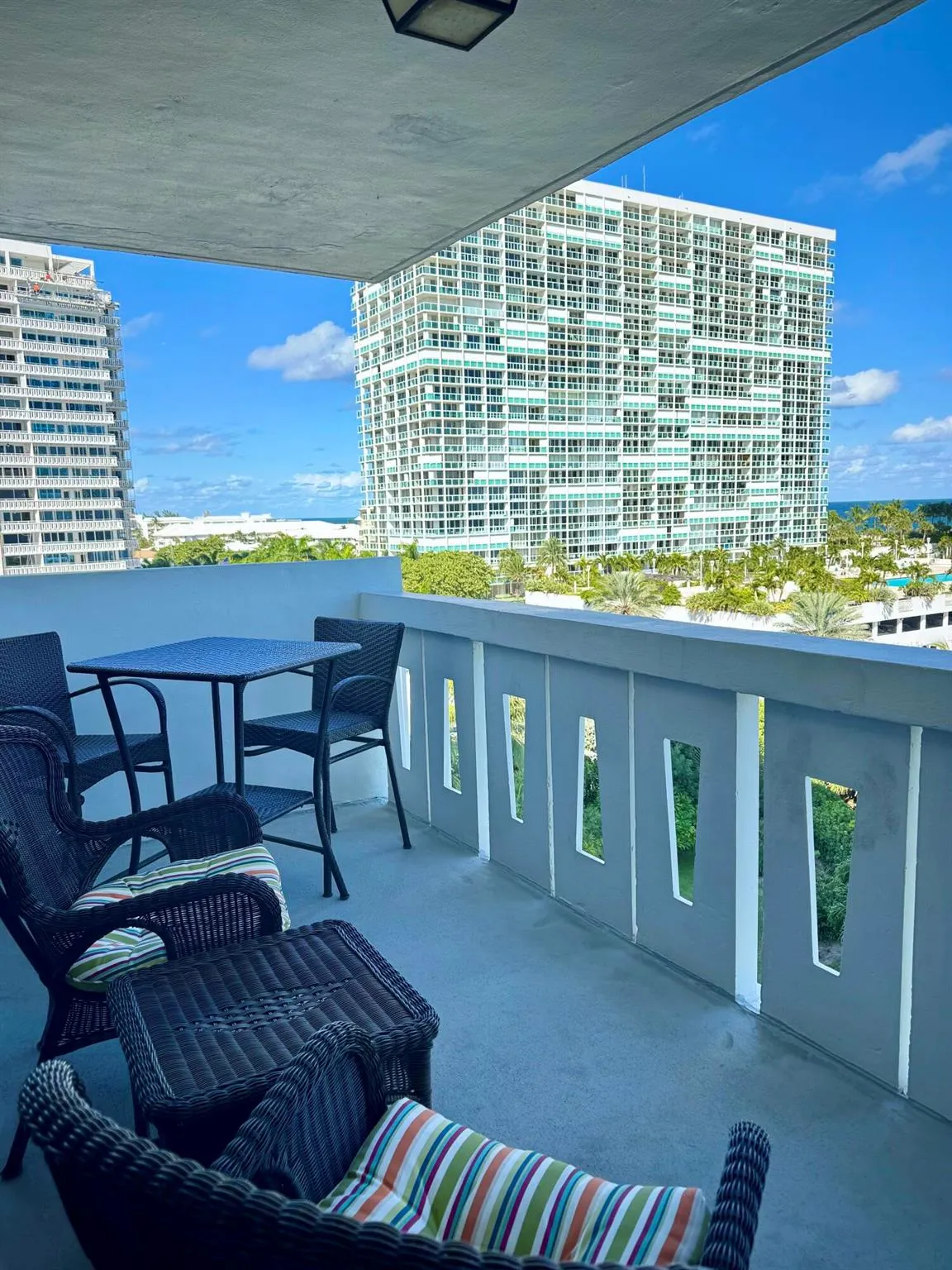 2100 S Ocean Drive, #6a