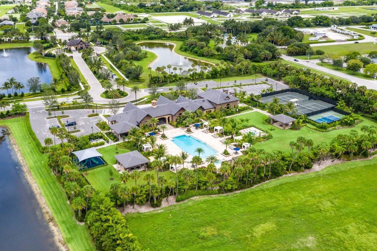 8348 Grand Prix Lane