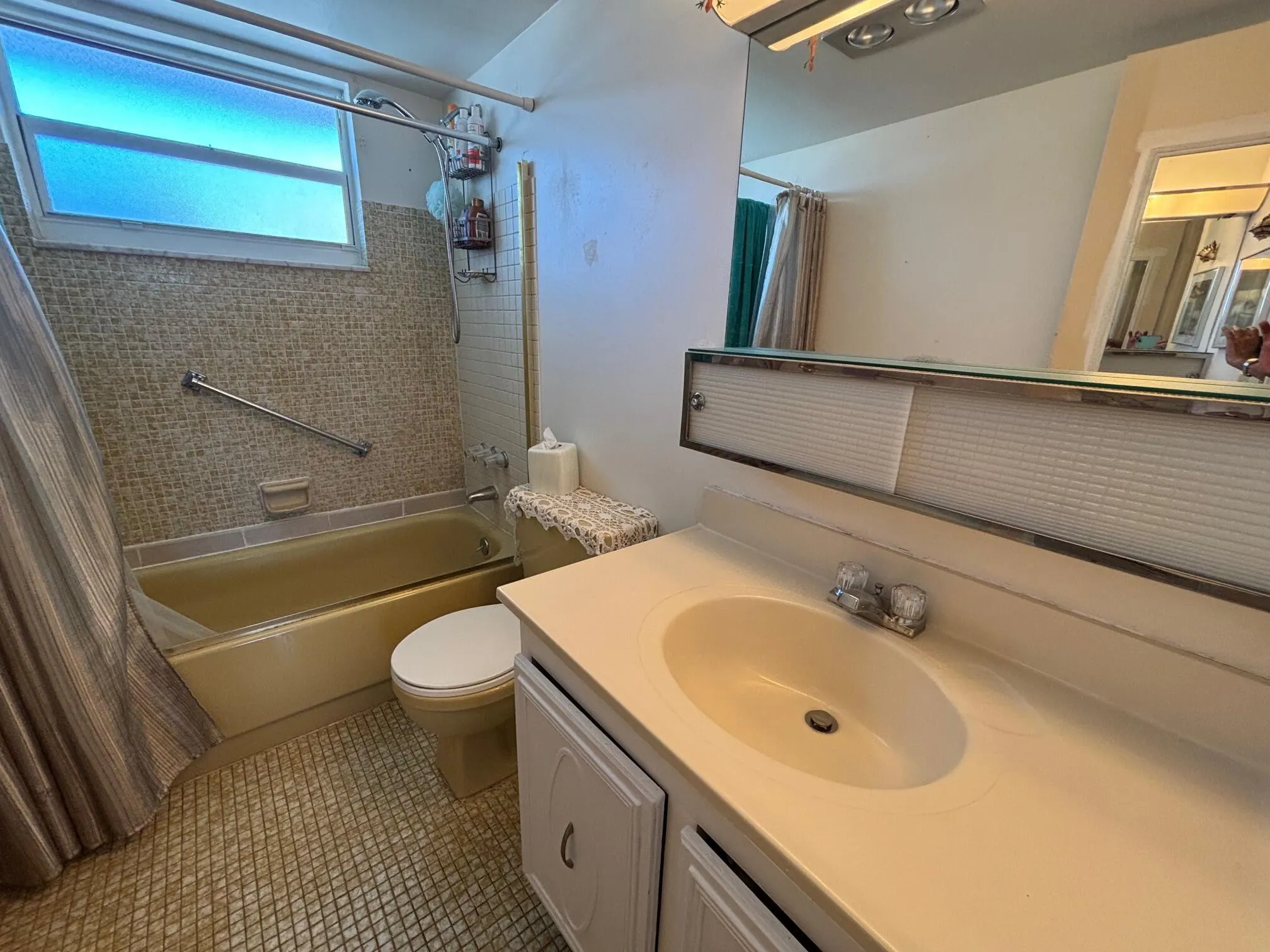 721 Lori Drive, #305