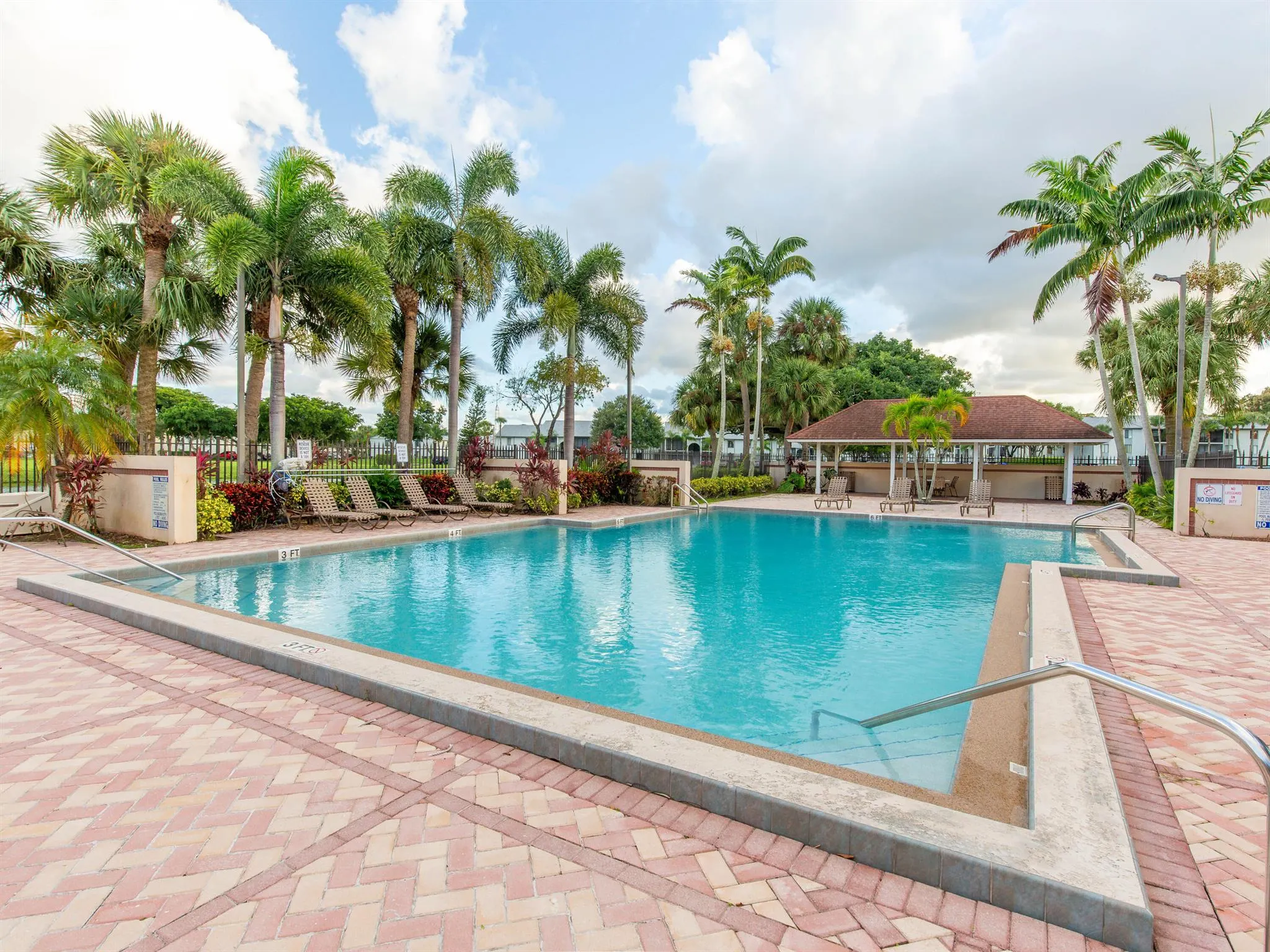 855 Blue Ridge Circle, #855