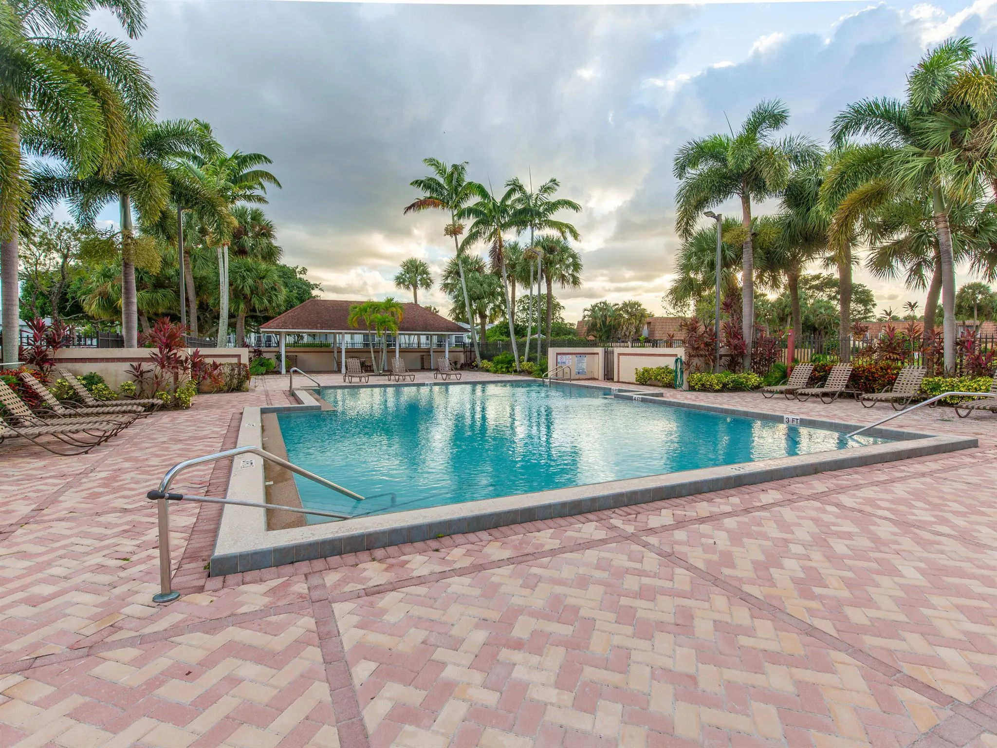 855 Blue Ridge Circle, #855