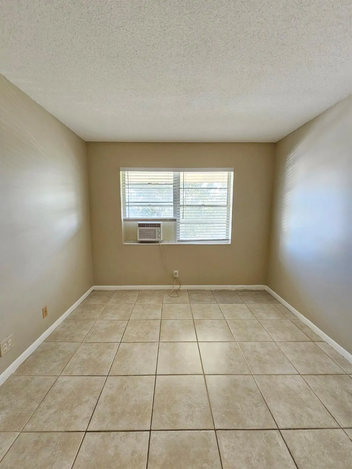 114 Norwich E, #114