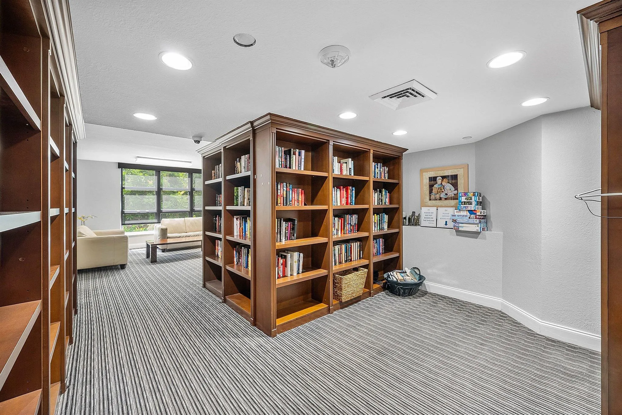 3500 Mystic Pointe Drive, #Ph4