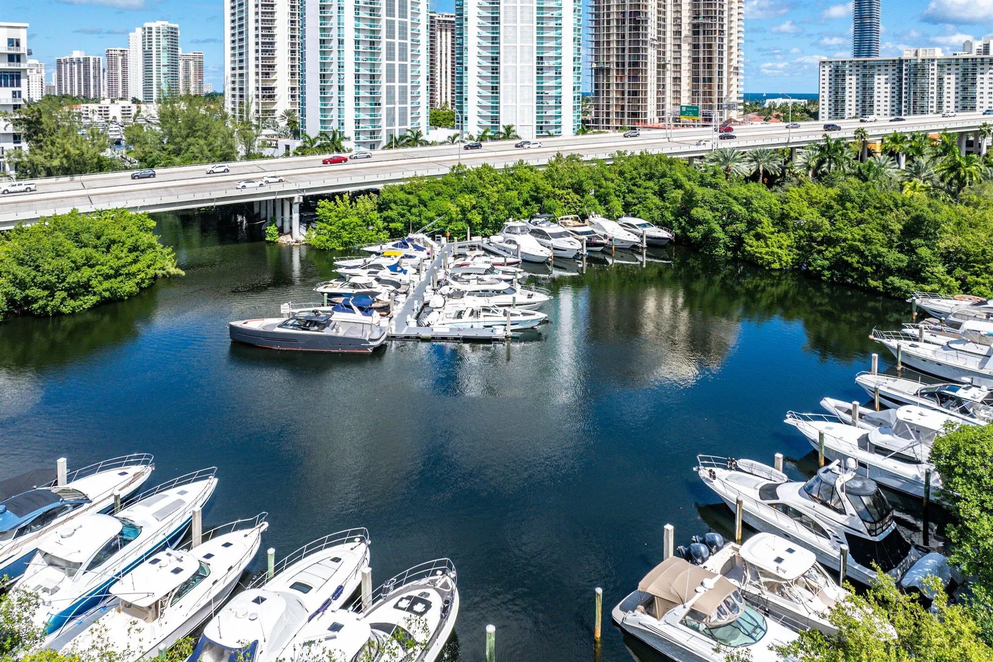 3500 Mystic Pointe Drive, #Ph4