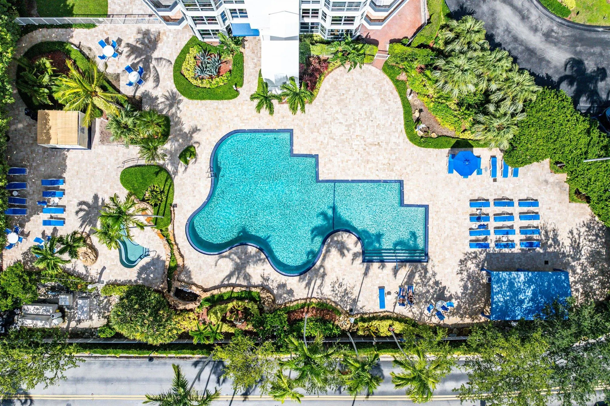 3500 Mystic Pointe Drive, #Ph4