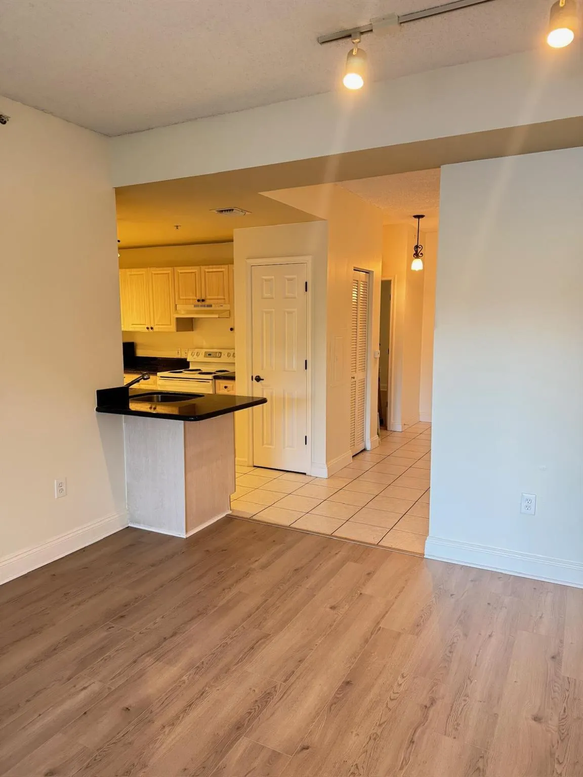 2040 Greenview Shores Boulevard, #204