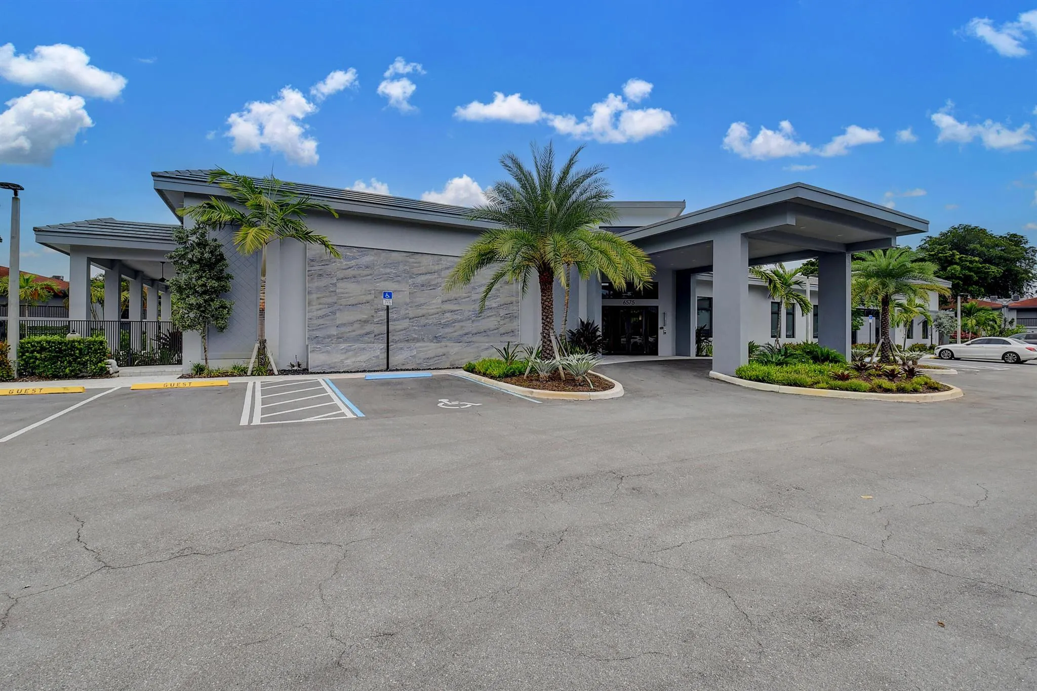 6525 S Oriole Boulevard, #2060