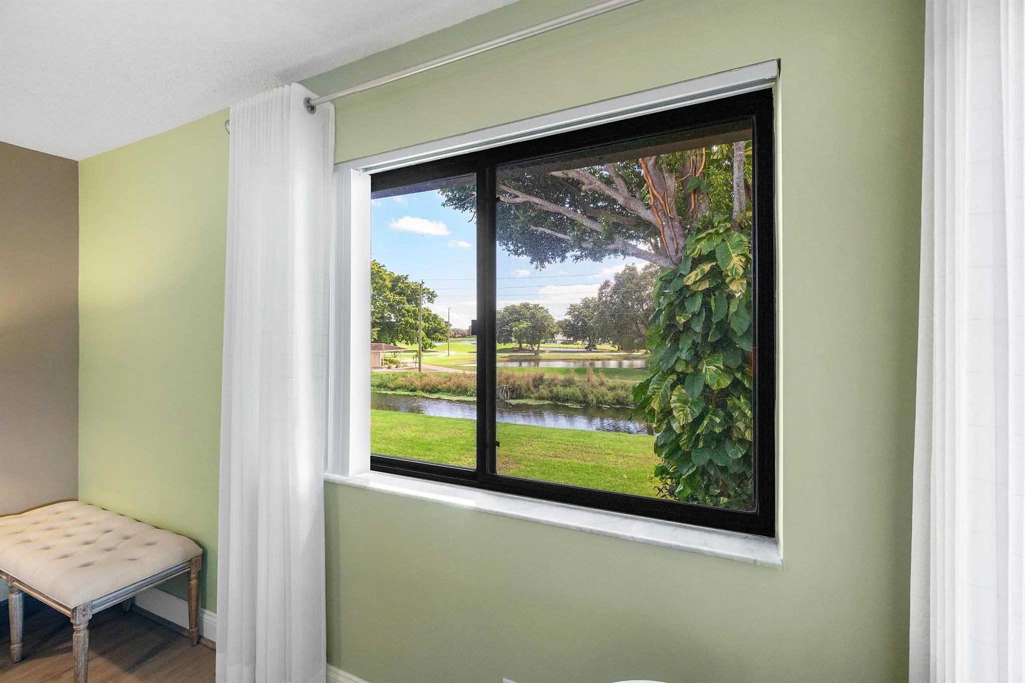 5533 Fairway Park Drive, #204