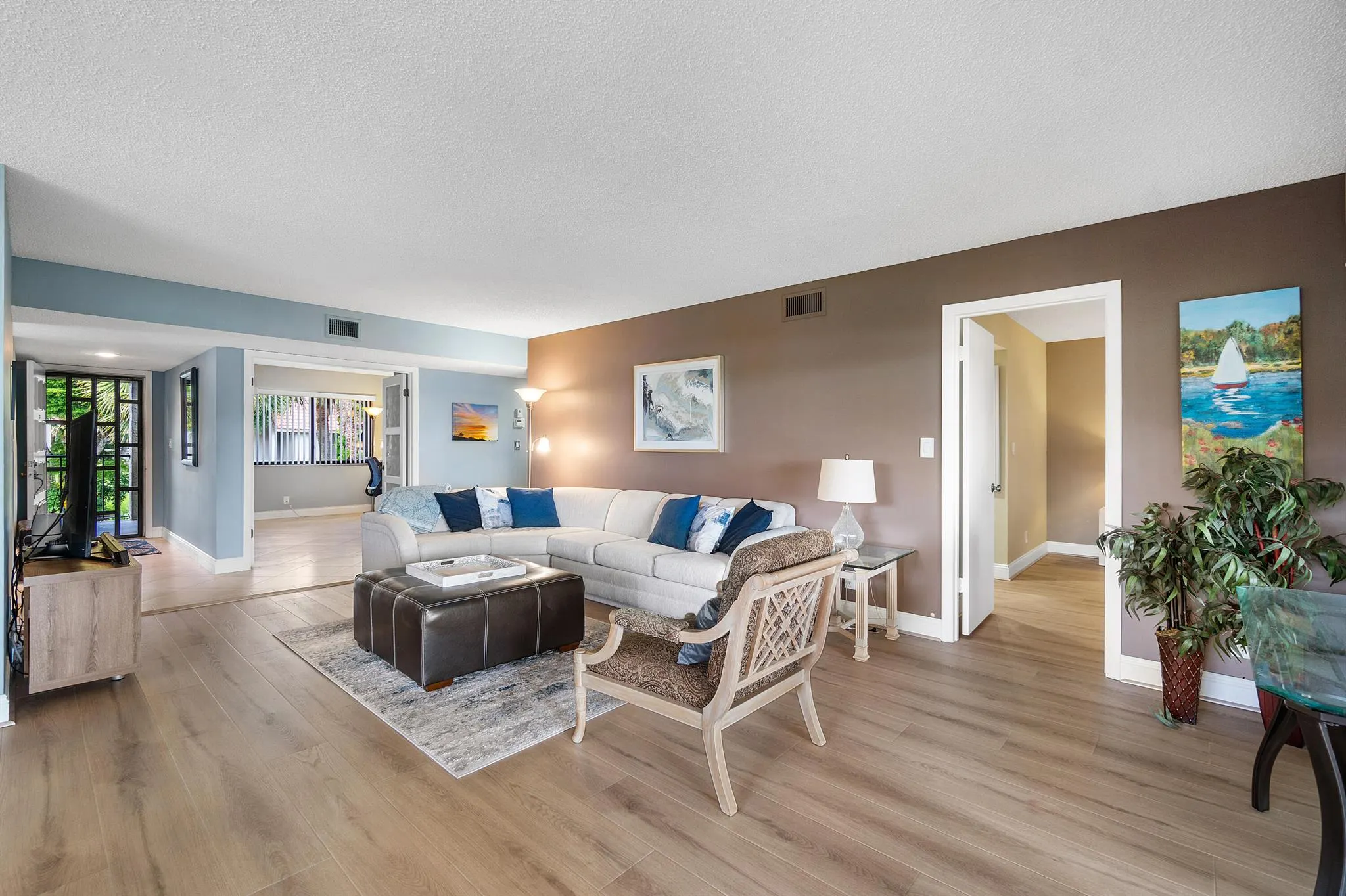 5533 Fairway Park Drive, #204