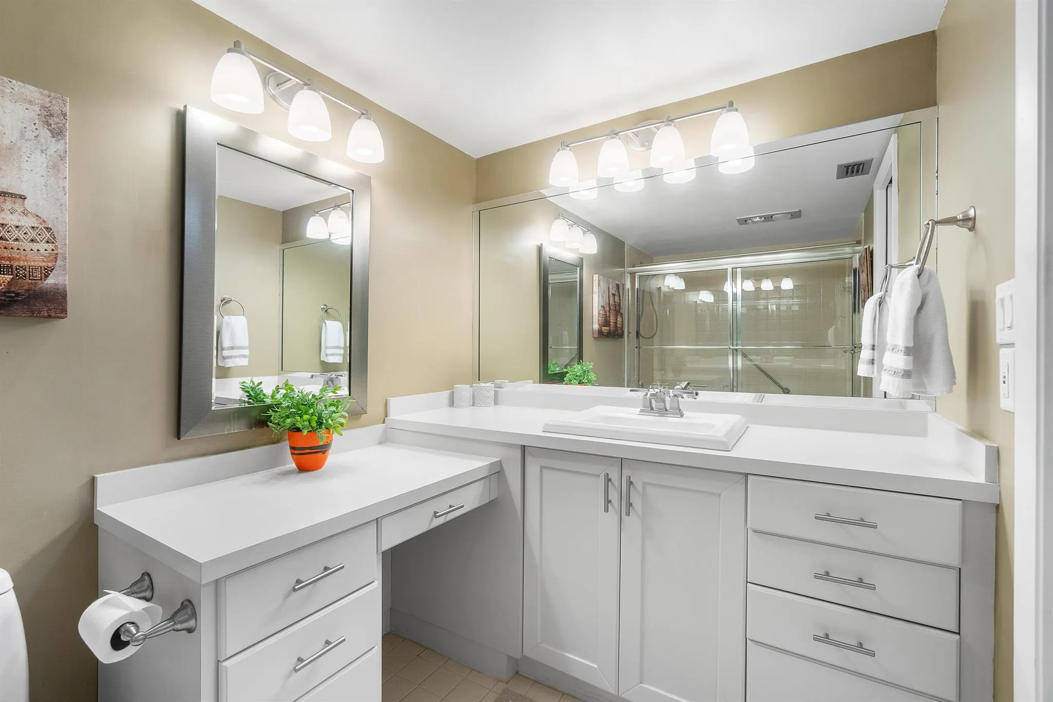 5533 Fairway Park Drive, #204