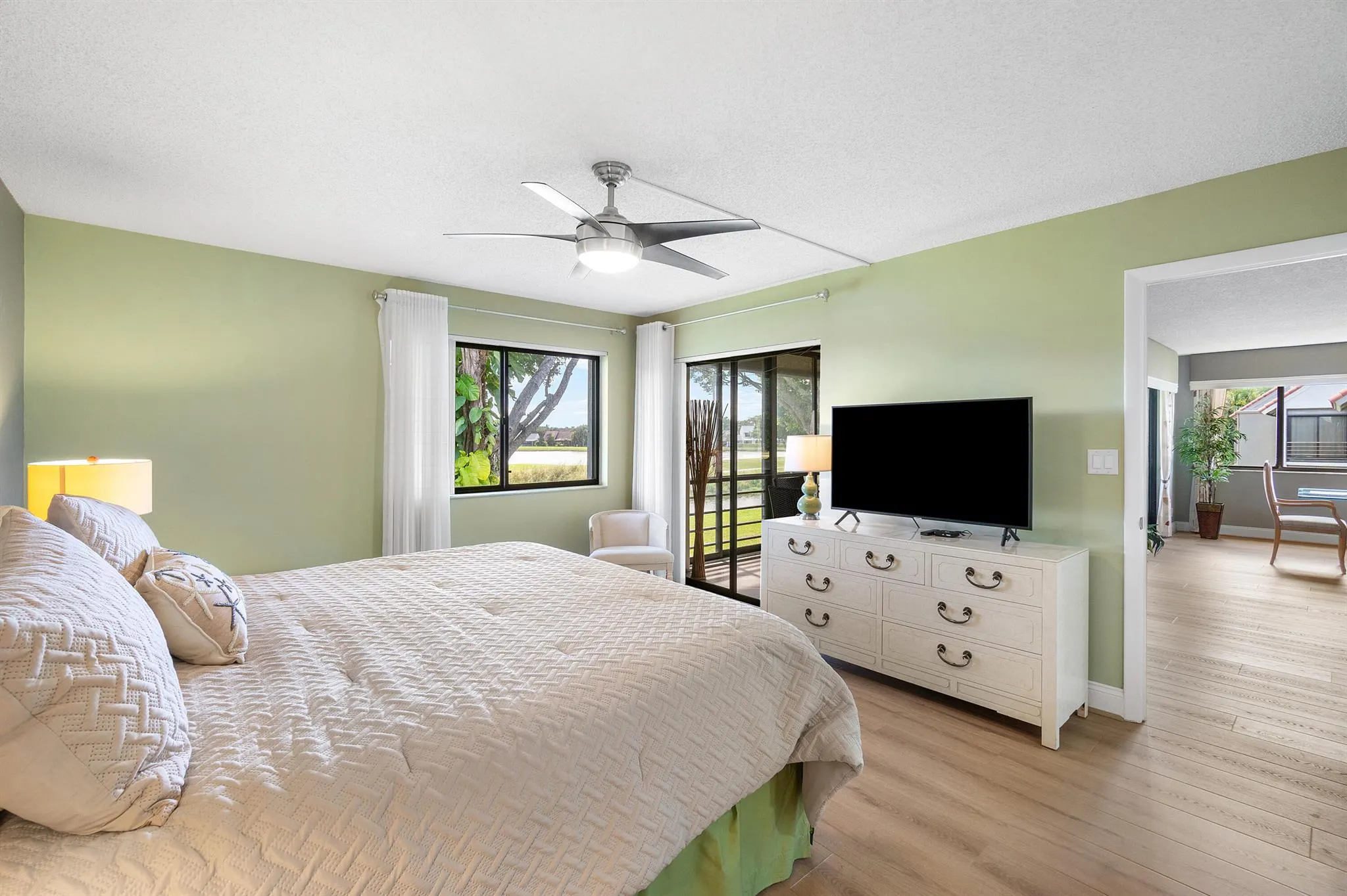 5533 Fairway Park Drive, #204