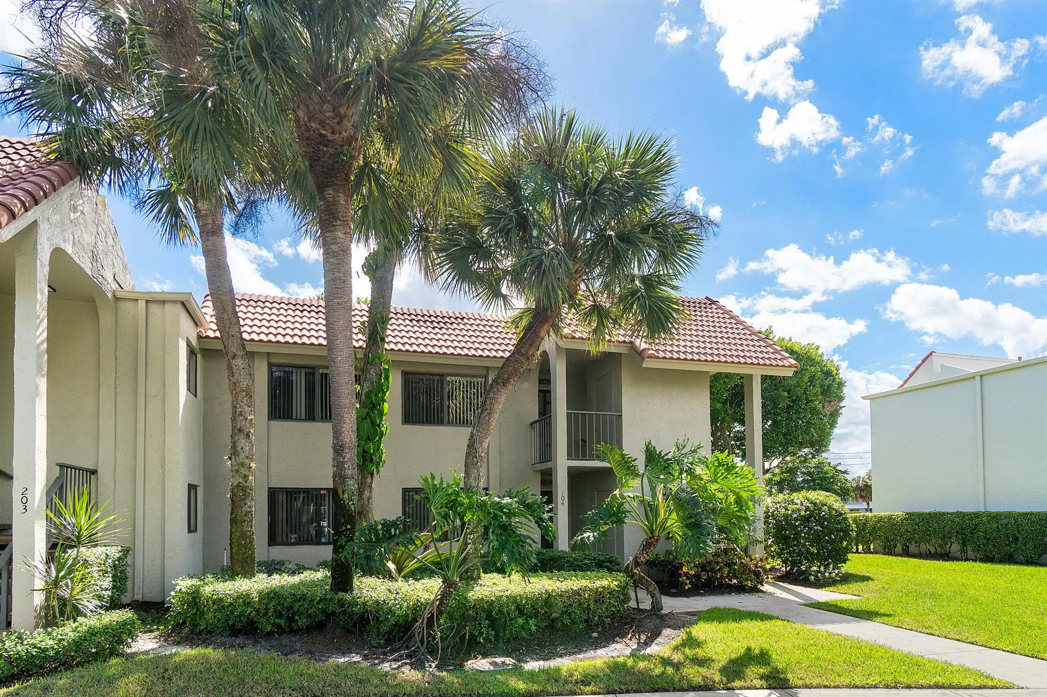 5533 Fairway Park Drive, #204