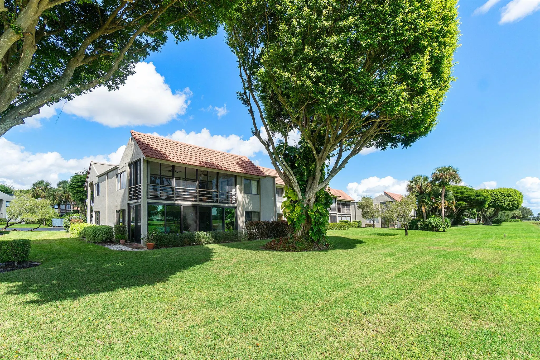 5533 Fairway Park Drive, #204