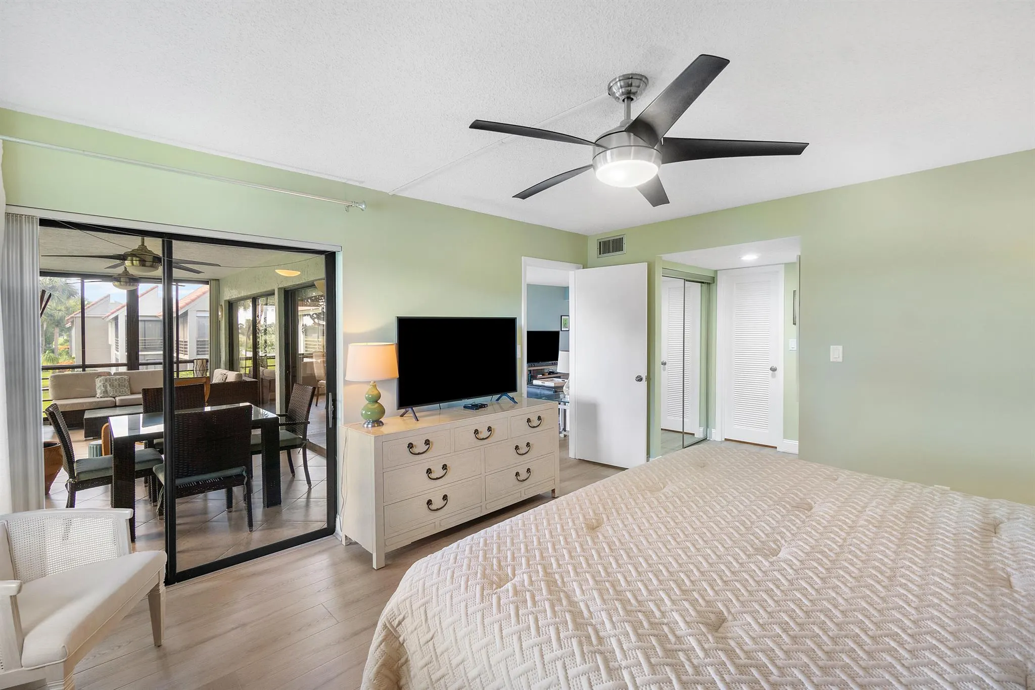 5533 Fairway Park Drive, #204