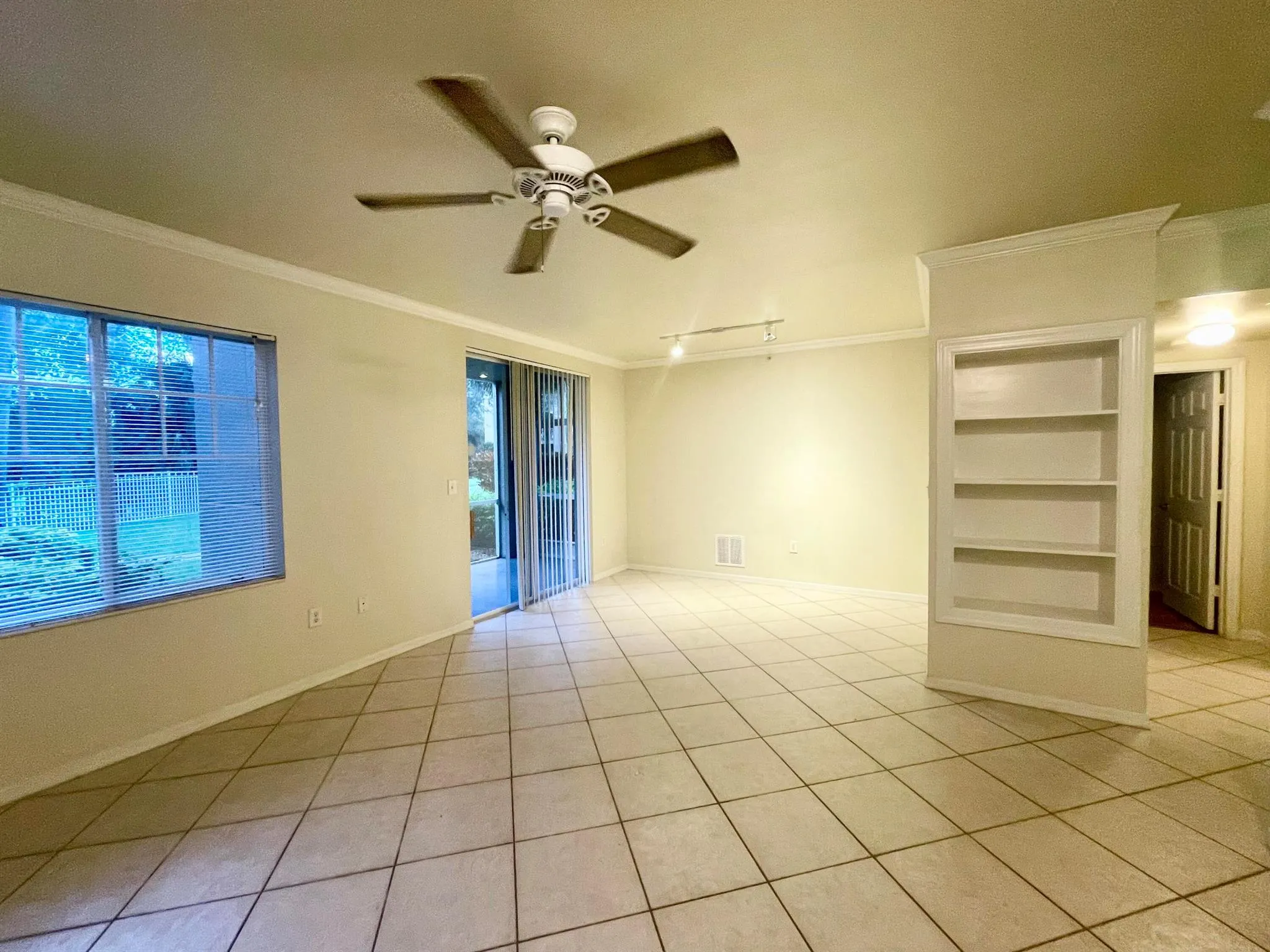 6533 Emerald Dunes Drive, #107
