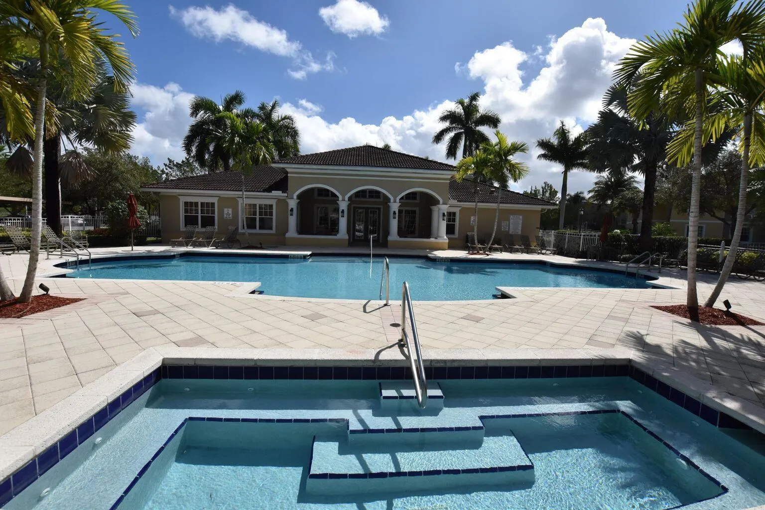 6533 Emerald Dunes Drive, #107