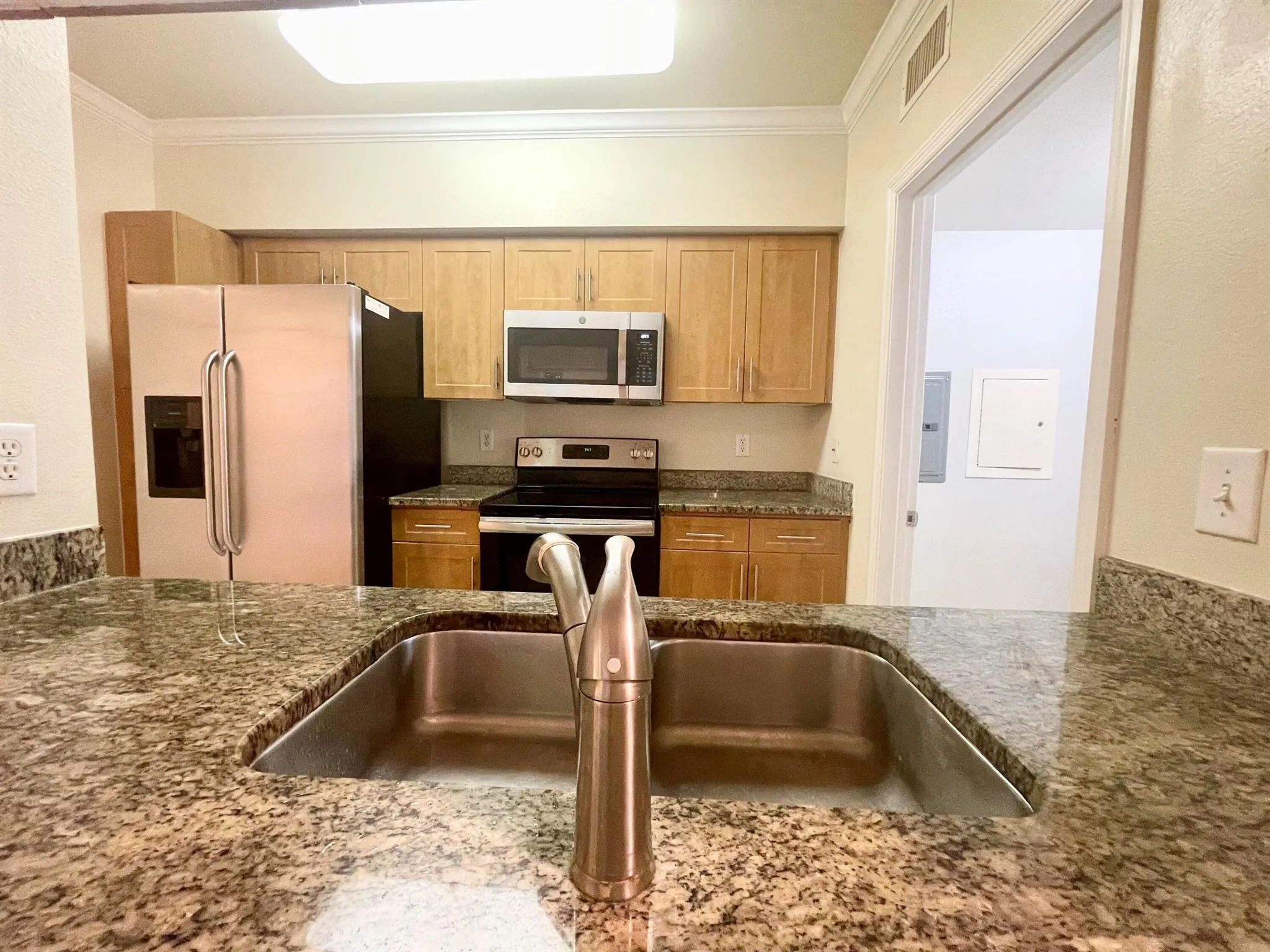 6533 Emerald Dunes Drive, #107