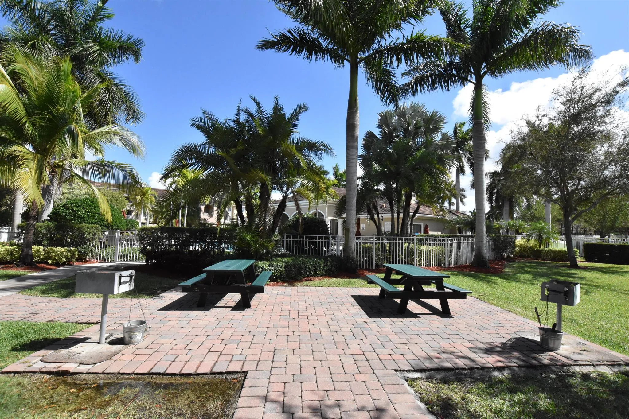 6533 Emerald Dunes Drive, #107