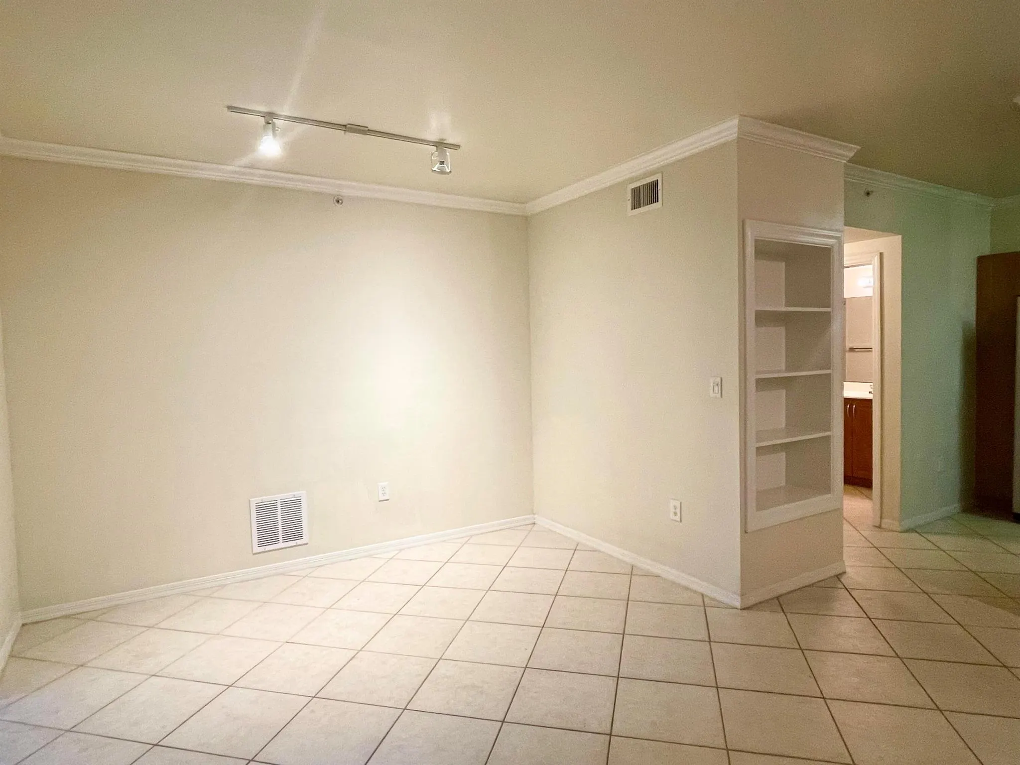 6533 Emerald Dunes Drive, #107