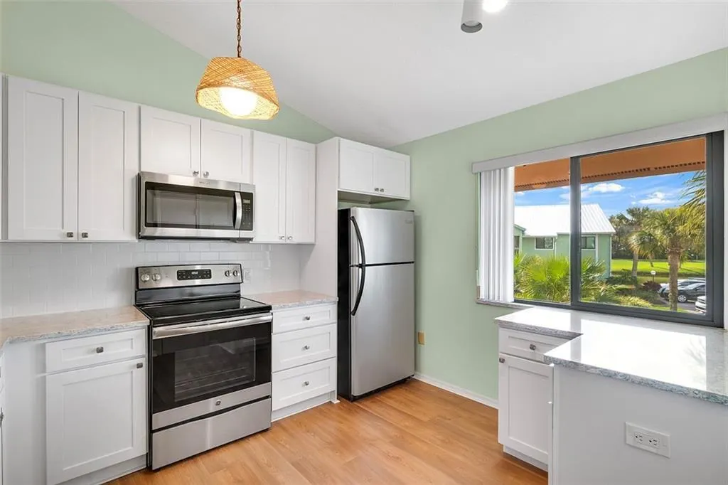 5720 Pelican Pointe Drive, #3