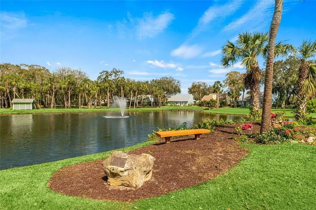 5720 Pelican Pointe Drive, #3