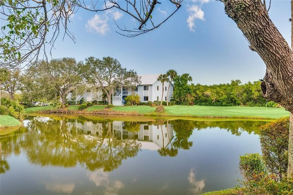 5720 Pelican Pointe Drive, #3
