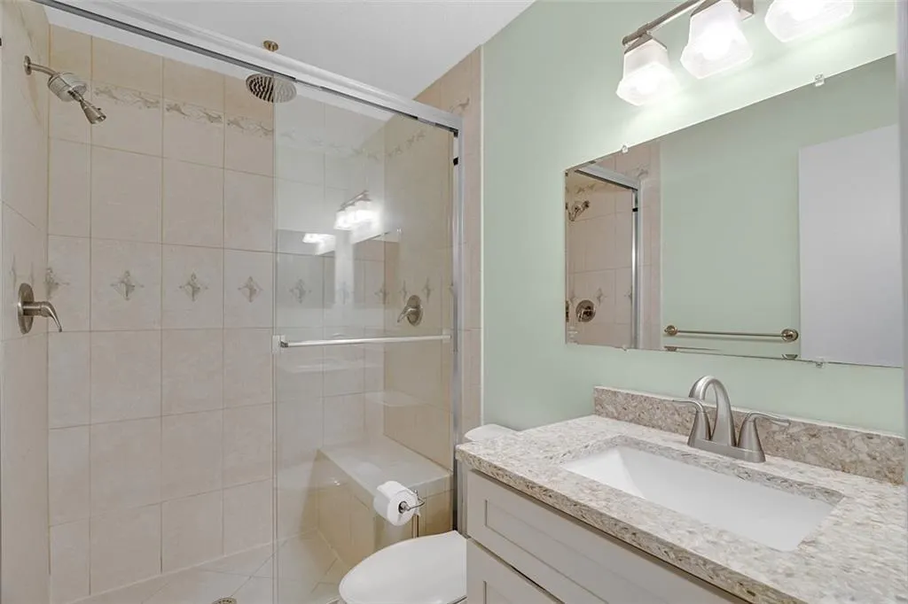 5720 Pelican Pointe Drive, #3