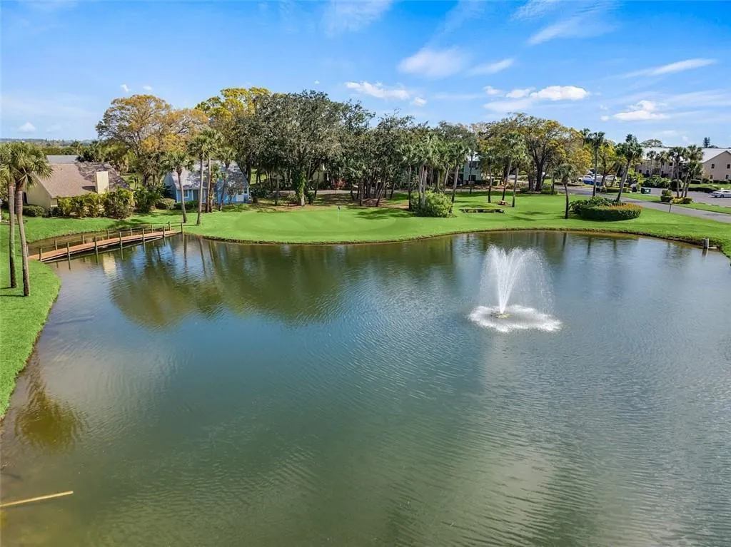 5720 Pelican Pointe Drive, #3