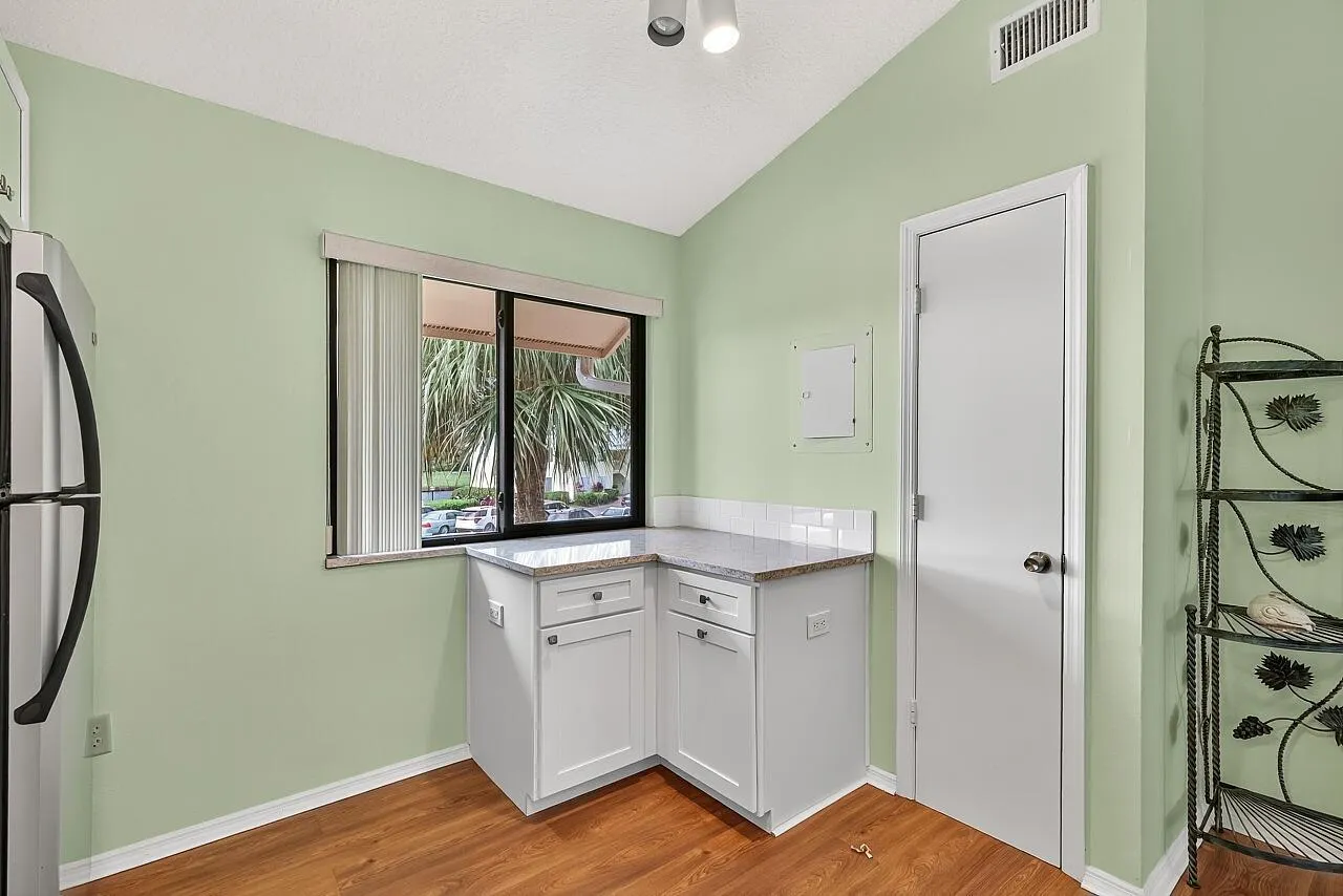 5720 Pelican Pointe Drive, #3